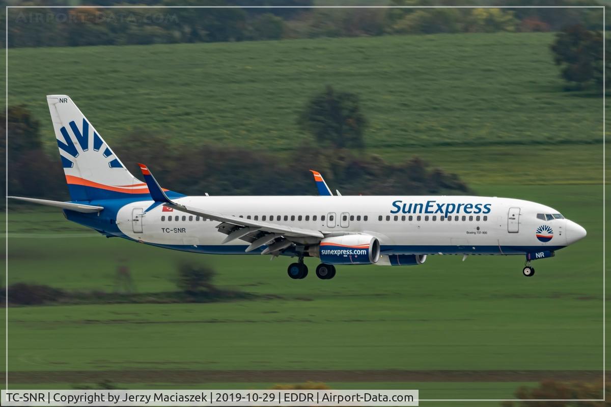 TC-SNR, 2010 Boeing 737-8HC C/N 40754, Boeing 737-8HC
