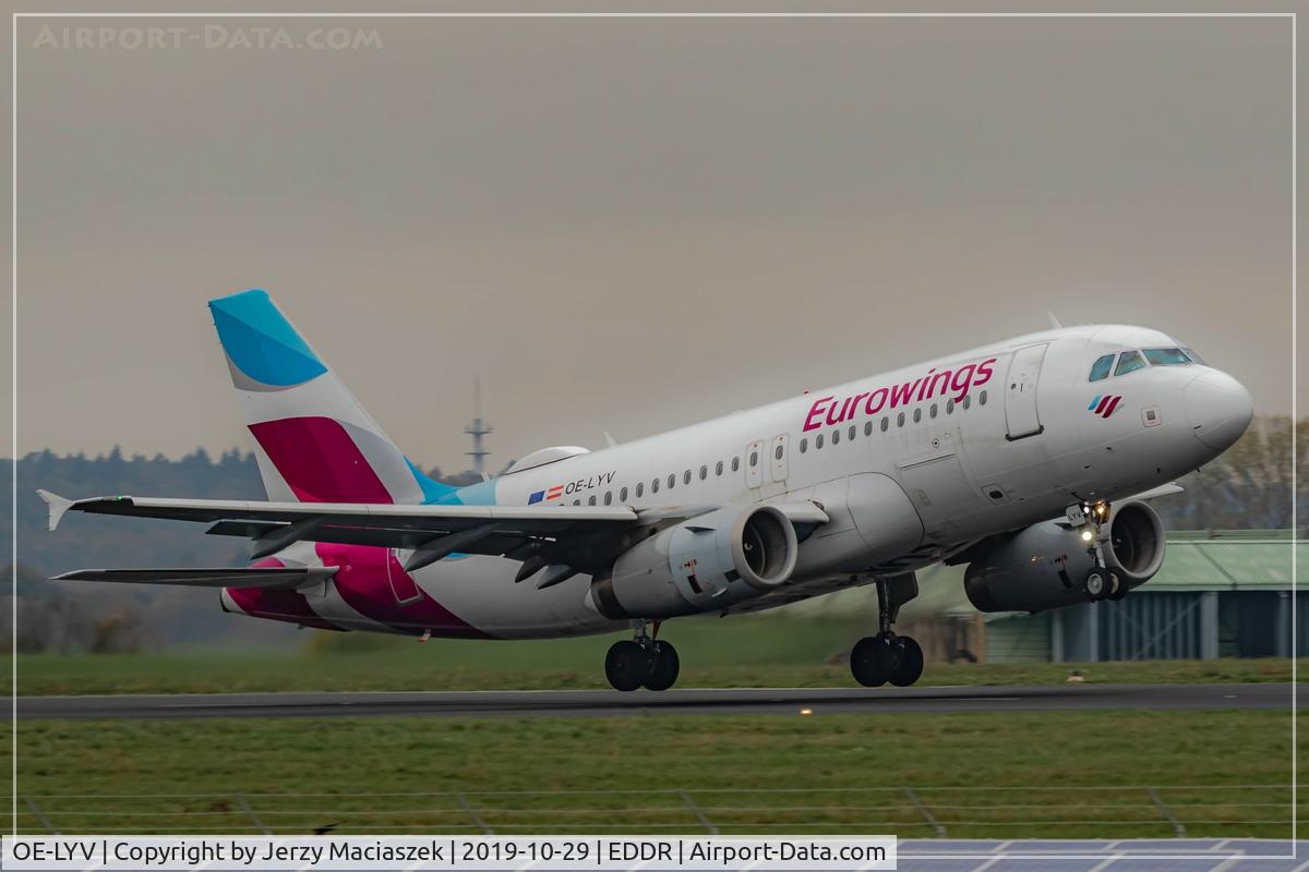 OE-LAA, 1988 Airbus A310-304 C/N 489, Airbus A319-132