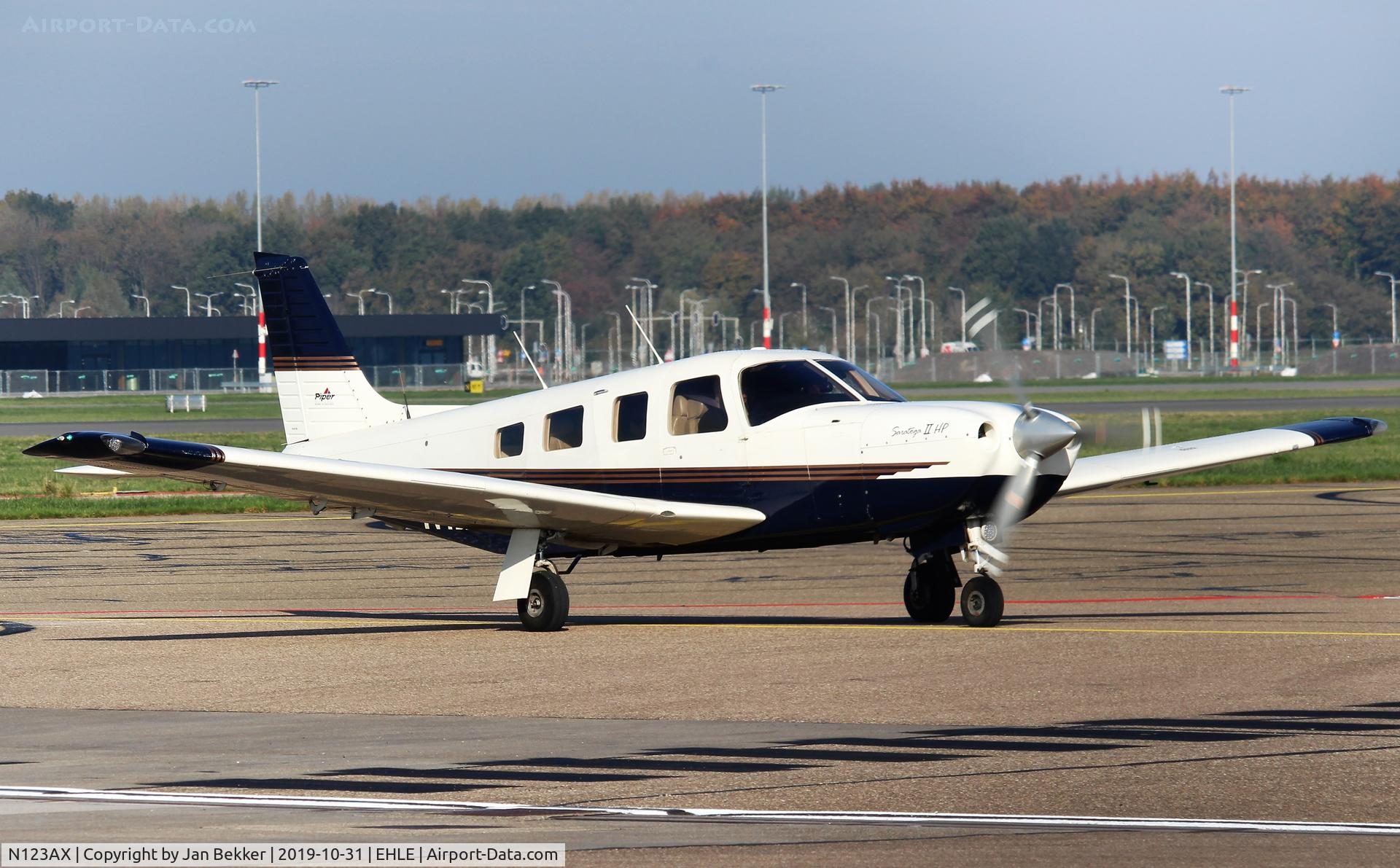 N123AX, 1996 Piper PA-32R-301 C/N 3246060, Lelystad Airport