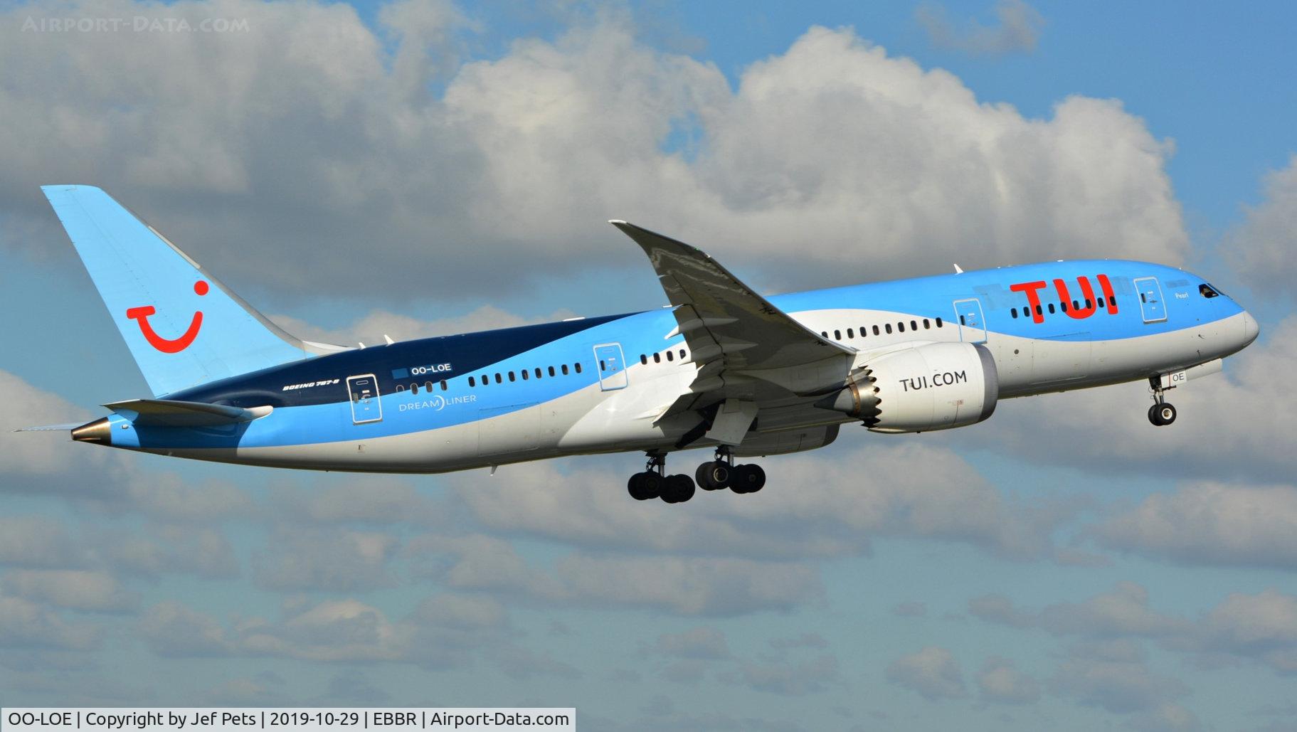 OO-LOE, 2015 Boeing 787-8 Dreamliner C/N 36426, Departing Brussels.