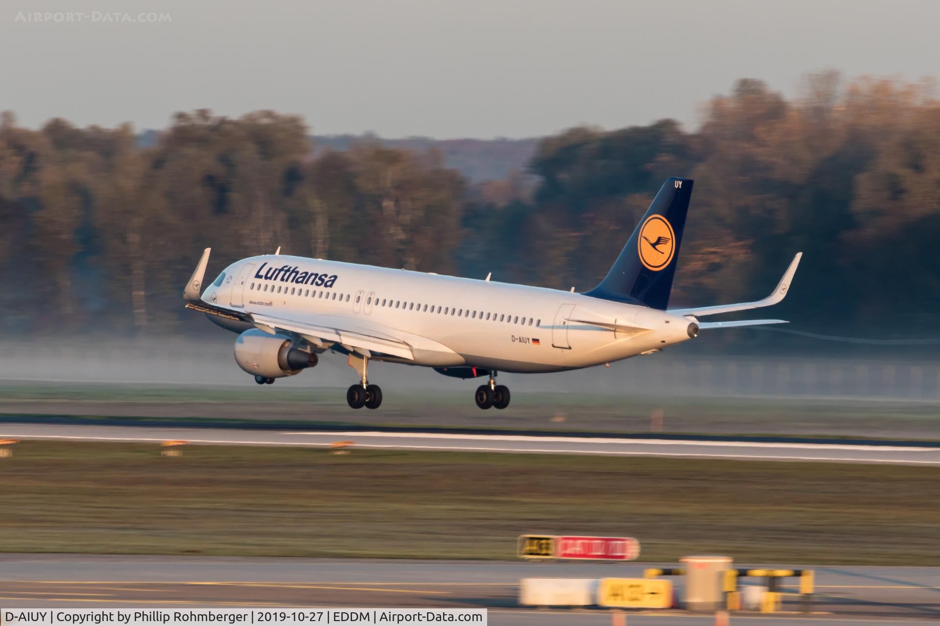D-AIUY, 2016 Airbus A320-214 C/N 7355, approaching EDDM in the morning.
