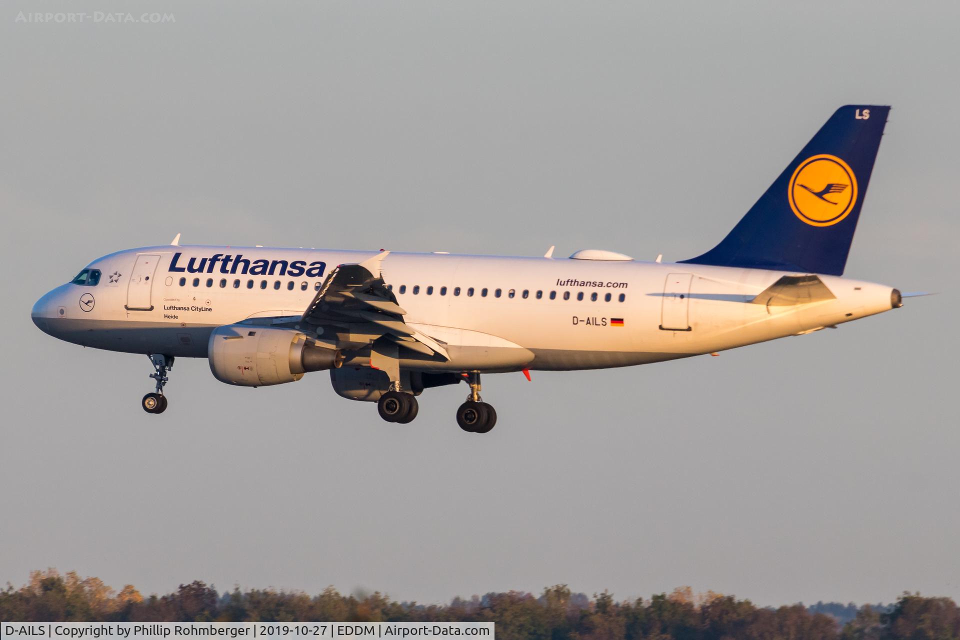 D-AILS, 1997 Airbus A319-114 C/N 729, approaching EDDM in the morning.