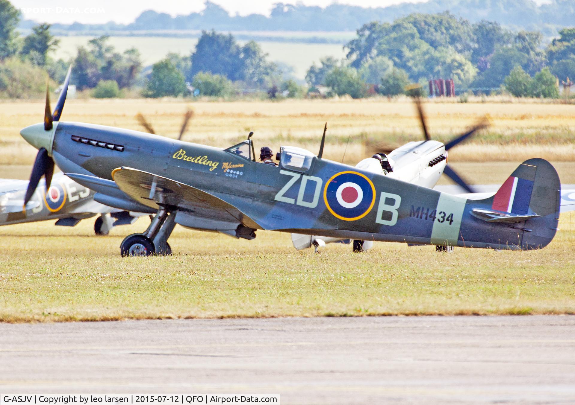 G-ASJV, 1943 Supermarine 361 Spitfire LF.IXb C/N CBAF.IX.552, Duxford  12.7.2015