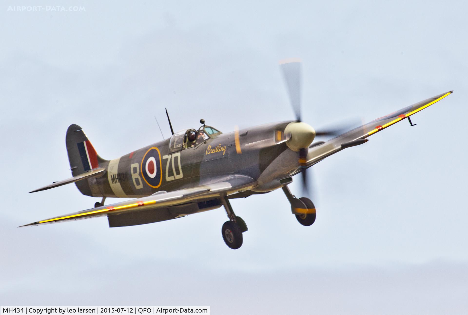 MH434, 1943 Supermarine 361 Spitfire LF.IXb C/N CBAF.IX.552, Duxford 12.7.2015