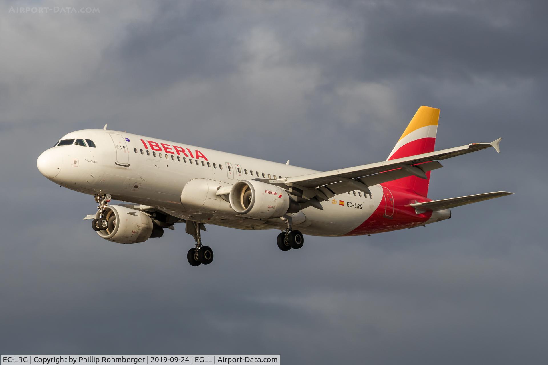 EC-LRG, 2001 Airbus A320-214 C/N 1516, approaching EGLL