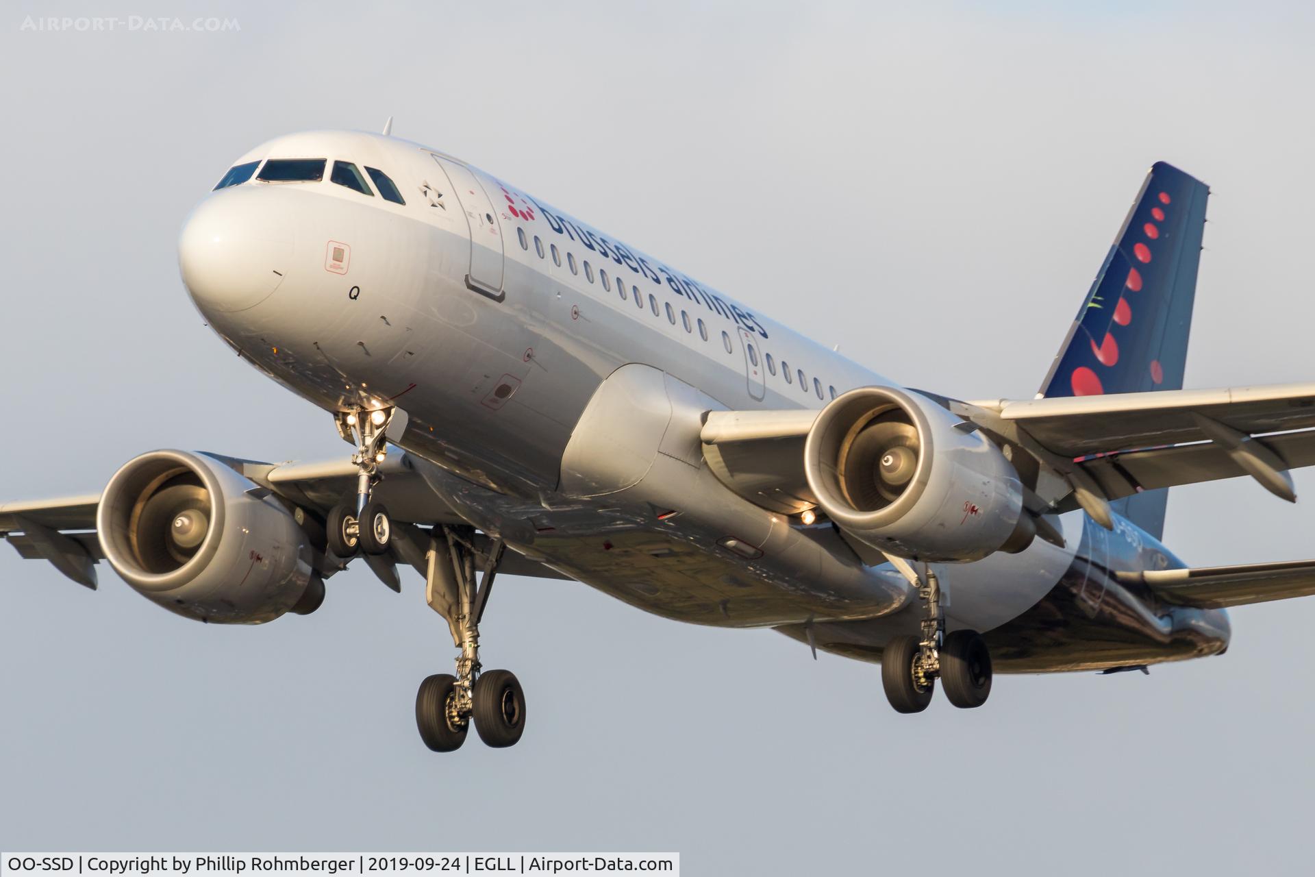 OO-SSD, 1999 Airbus A319-112 C/N 1102, approaching EGLL.