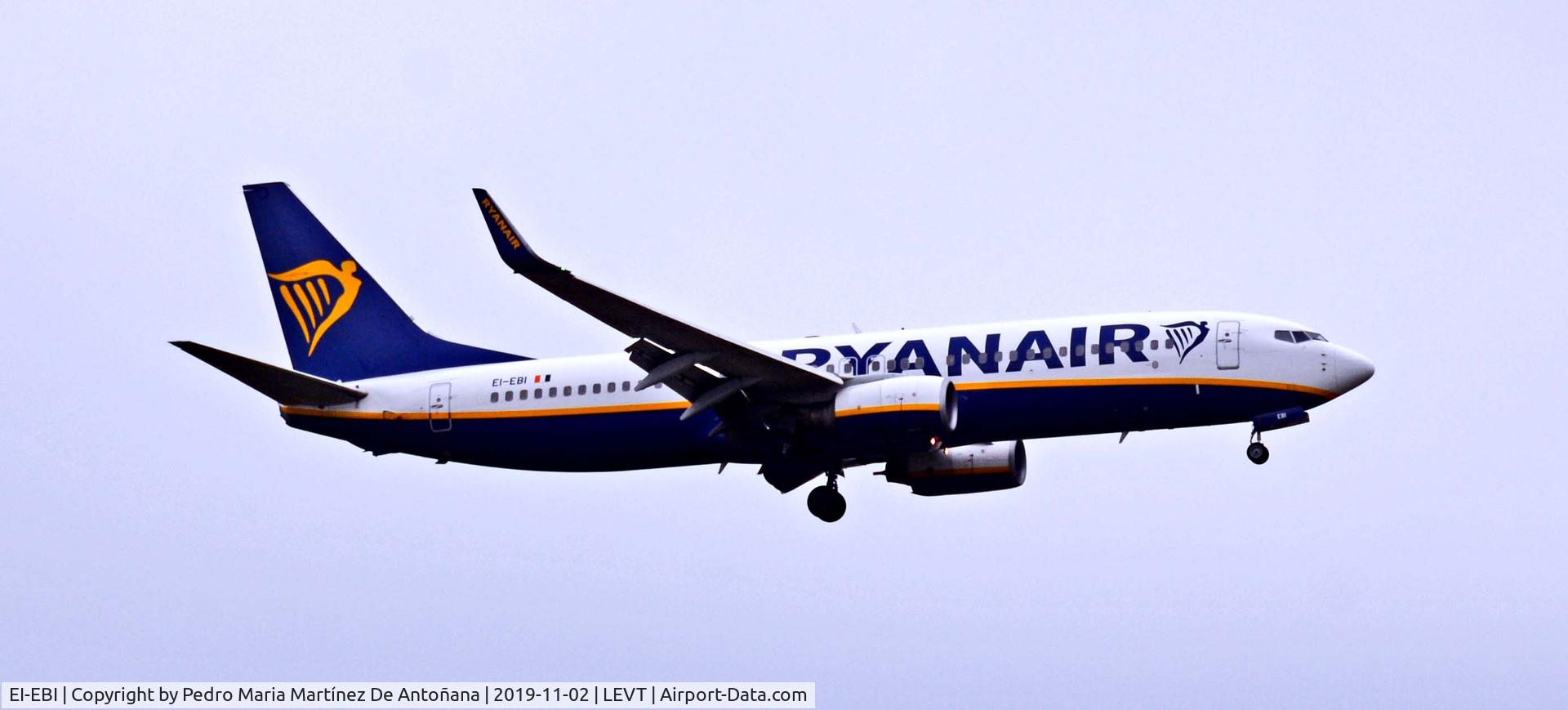 EI-EBI, 2009 Boeing 737-8AS C/N 37527, Aeropuerto de Foronda - Vitoria-Gasteiz - Euskadi - España
