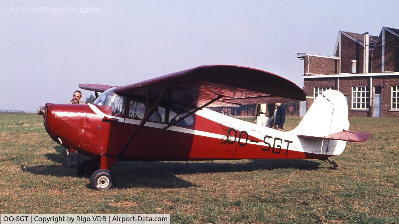 OO-SGT, 1947 Aeronca 11AC Chief C/N 11AC-1604, Damaged picture of OO-SGT in early 1970's.
Place & date unknown.