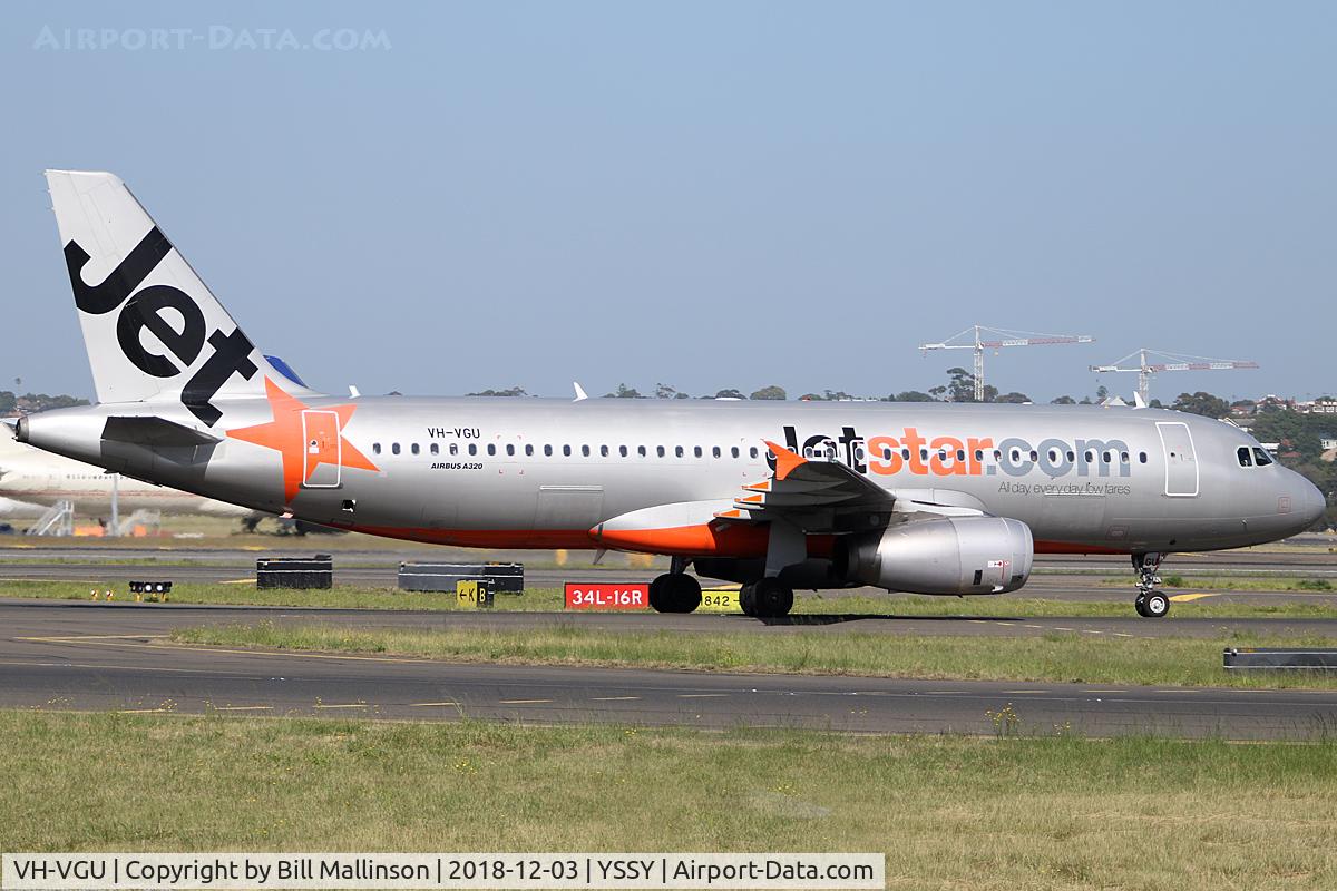VH-VGU, 2010 Airbus A320-214 C/N 4245, taxi from 34R