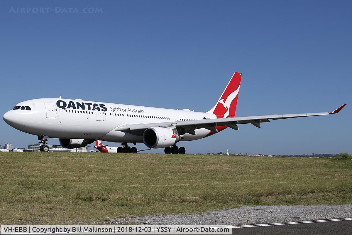 VH-EBB, 2002 Airbus A330-201 C/N 0522, TAXI TO 34R