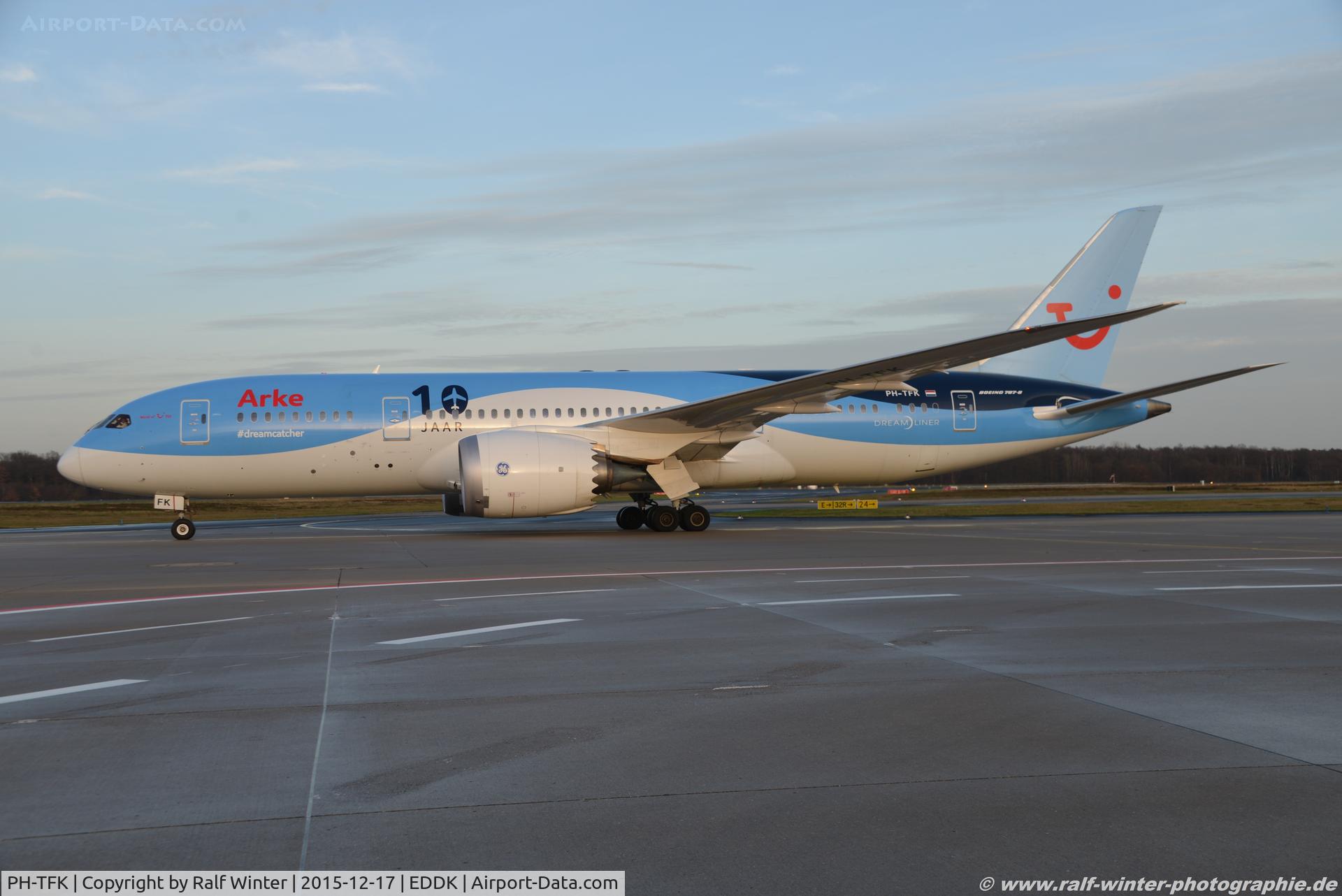 PH-TFK, 2014 Boeing 787-8 Dreamliner Dreamliner C/N 36427, Boeing 787-8 Dreamliner - OR TFL ArkeFly '#dreamcatcher  10jaar' - 36427 - PH-TFK - 17.12.2015 - CGN