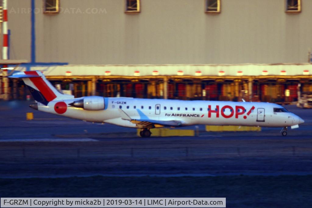 F-GRZM, Canadair CRJ-700 (CL-600-2C10) Regional Jet C/N 10263, Taxiing