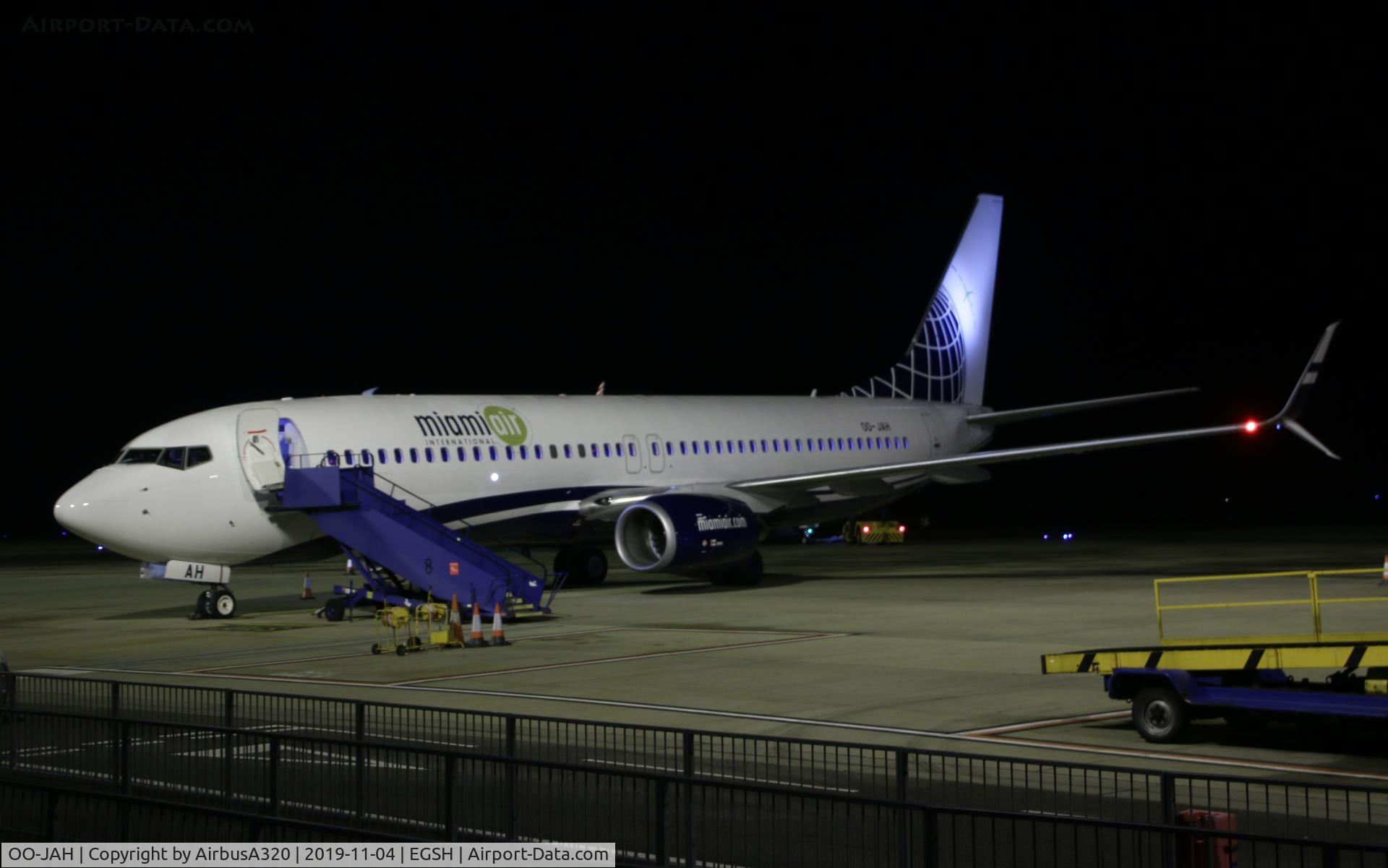 OO-JAH, 2011 Boeing 737-8K5 C/N 37260, Seen on stand in Miami International livery