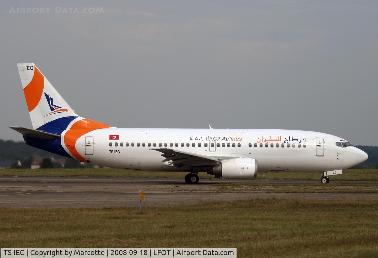 TS-IEC, 1991 Boeing 737-33A C/N 25010, Taxiing for runway 02.