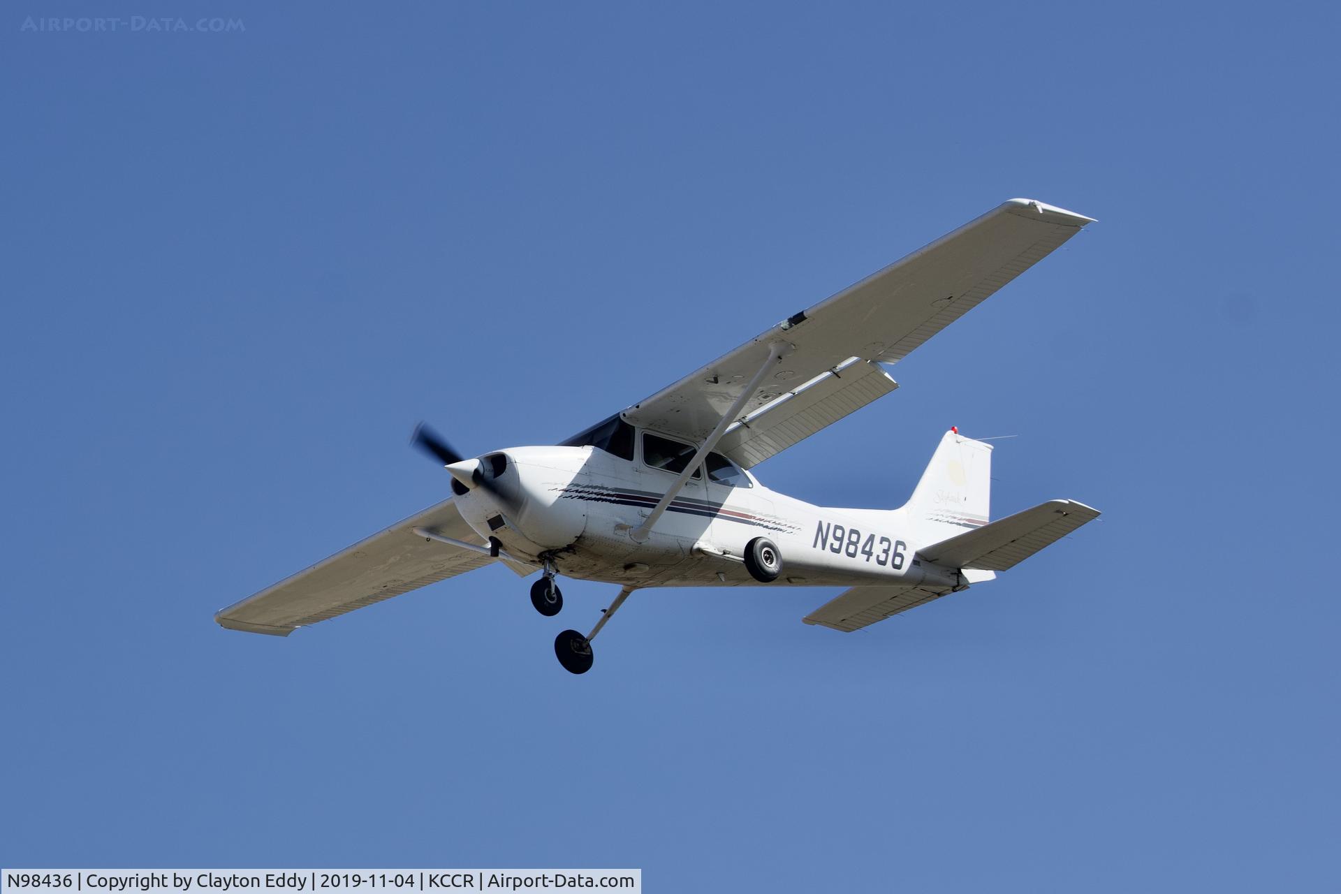 N98436, 1998 Cessna 172R C/N 17280612, Buchanan Field Concord California 2019.