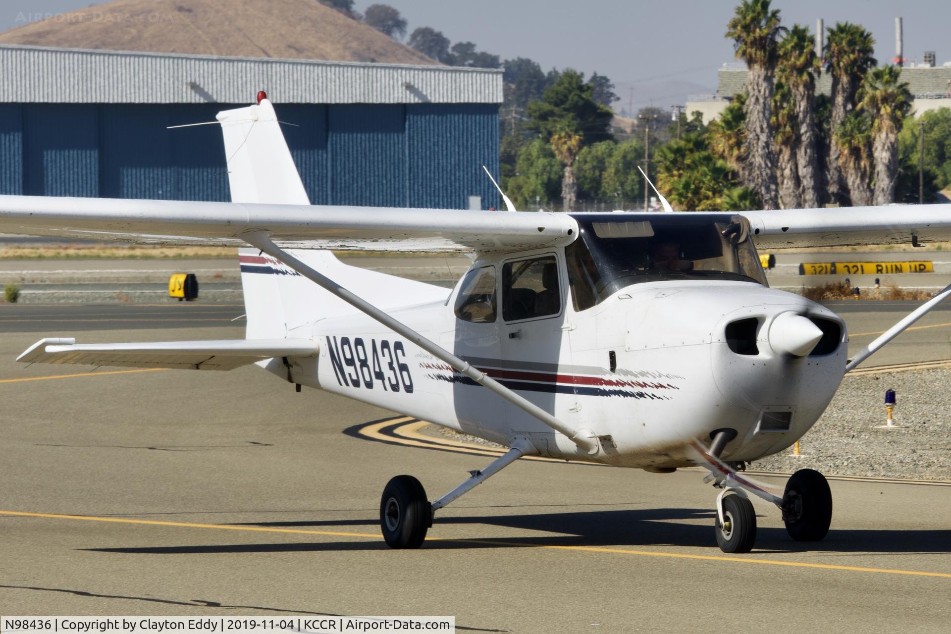 N98436, 1998 Cessna 172R C/N 17280612, California 2019.