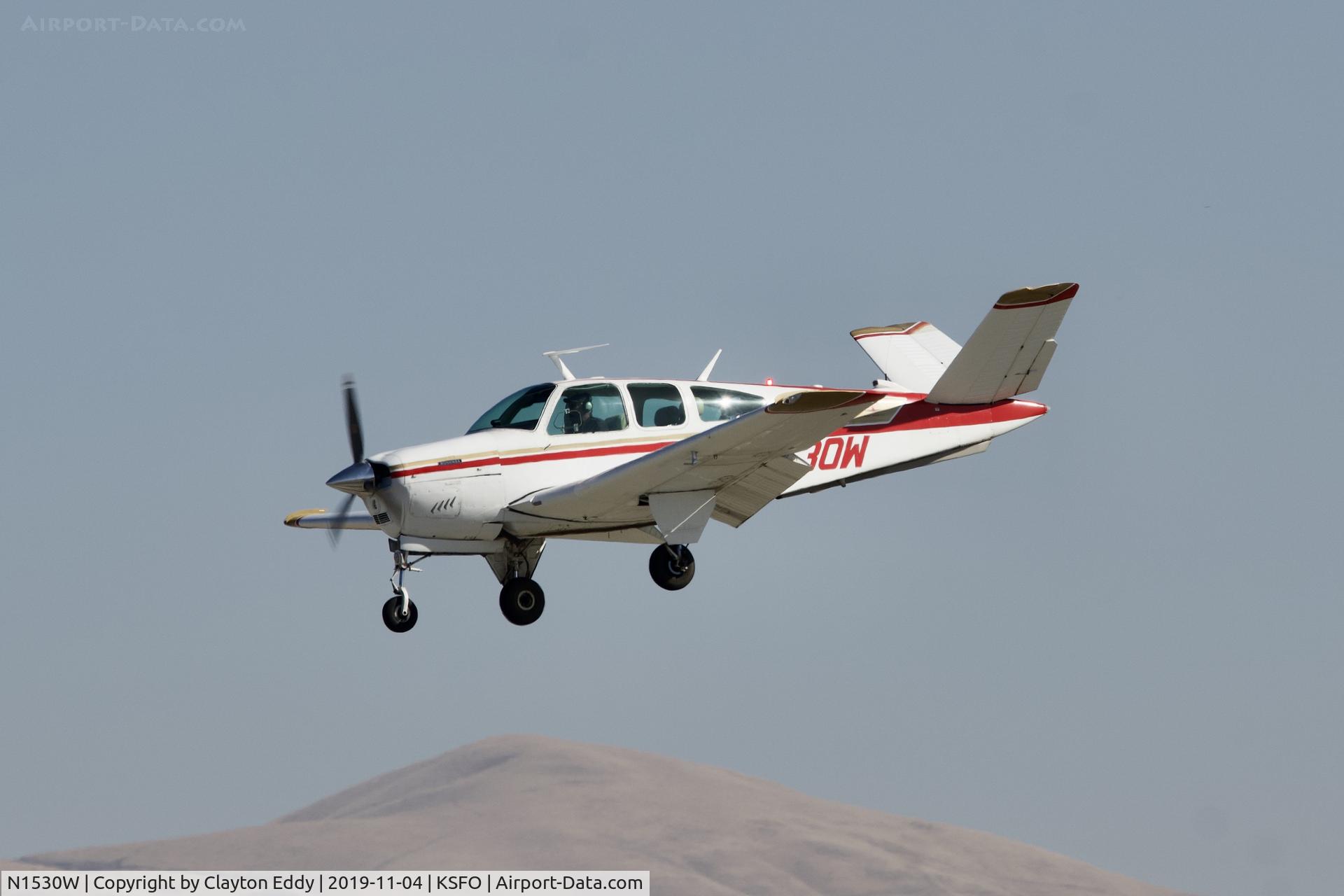 N1530W, 1972 Beech V35B Bonanza C/N D-9338, Buchanan Field Concord California 2019.