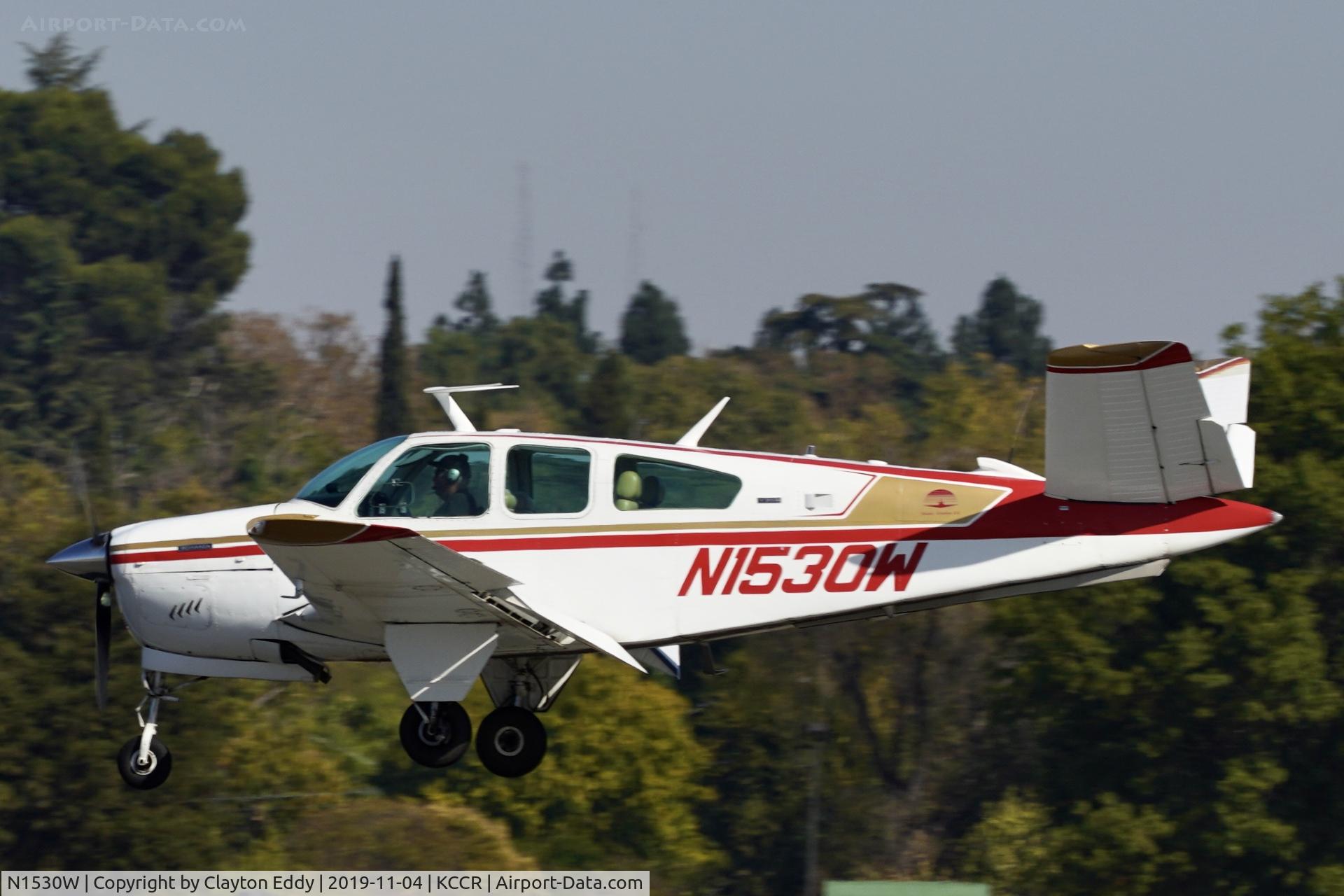 N1530W, 1972 Beech V35B Bonanza C/N D-9338, Buchanan Field Concord California 2019.