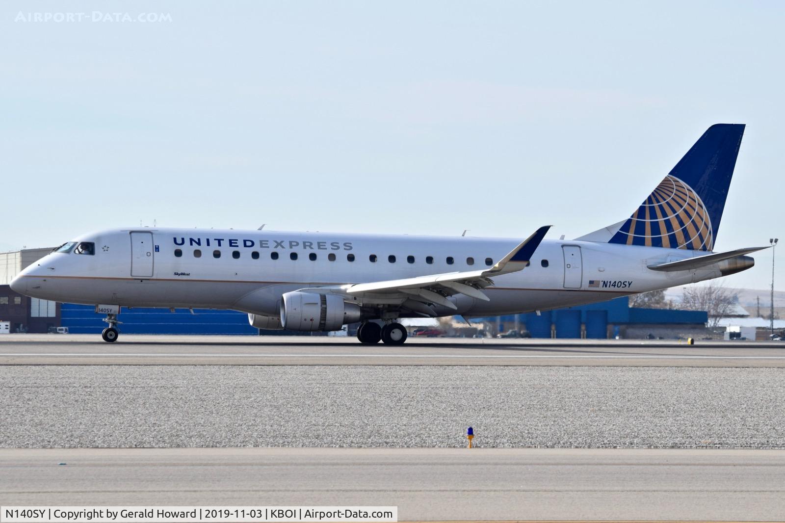 N140SY, 2015 Embraer 175LR (ERJ-170-200LR) C/N 17000470, Landing roll out on RWY 10L.