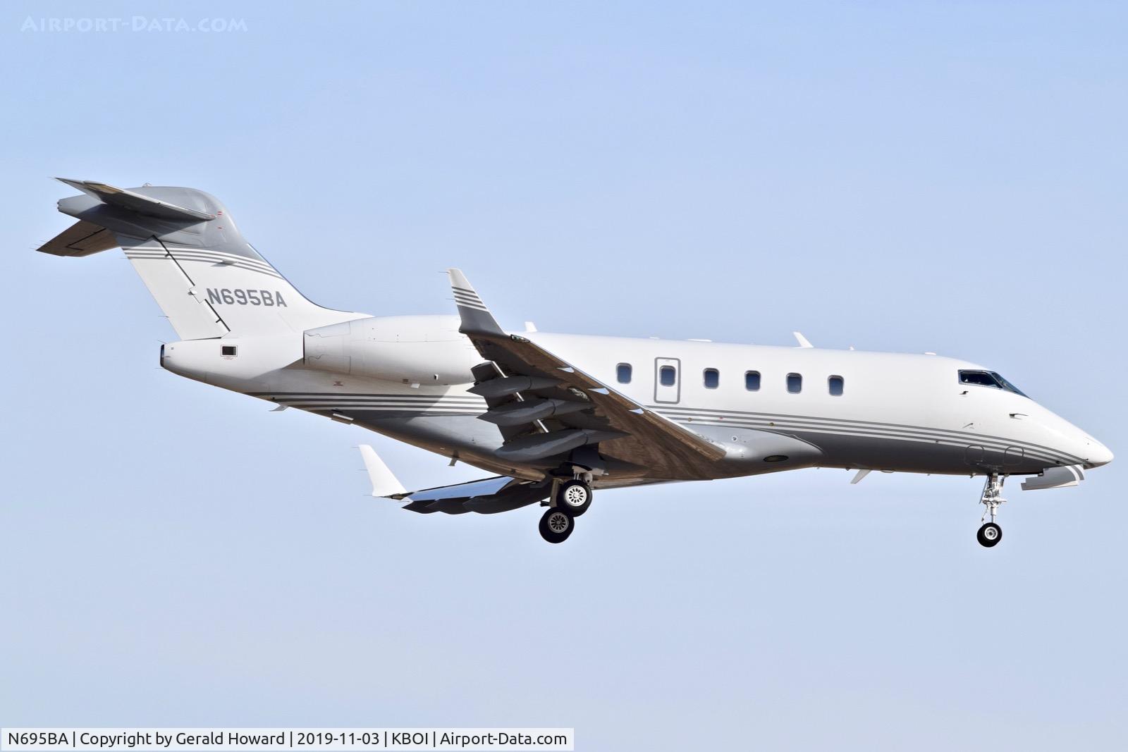 N695BA, 2009 Bombardier Challenger 300 (BD-100-1A10) C/N 20273, Landing RWY 10L.