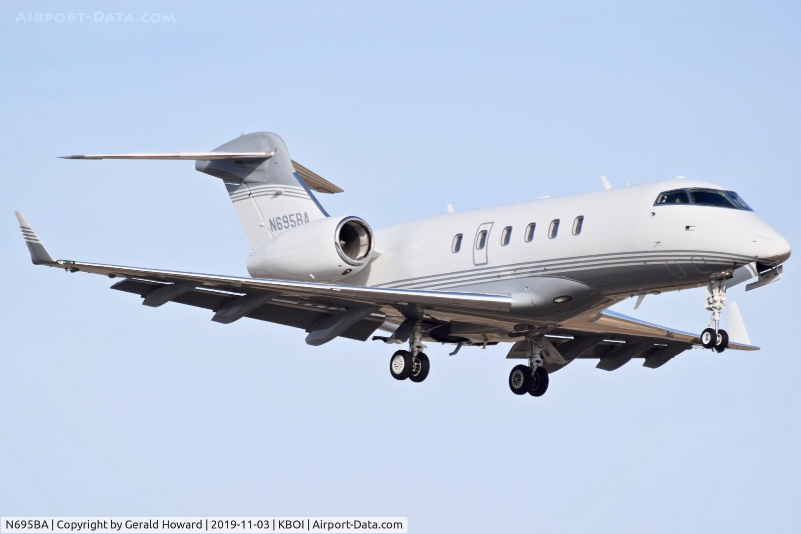 N695BA, 2009 Bombardier Challenger 300 (BD-100-1A10) C/N 20273, Landing RWY 10L.