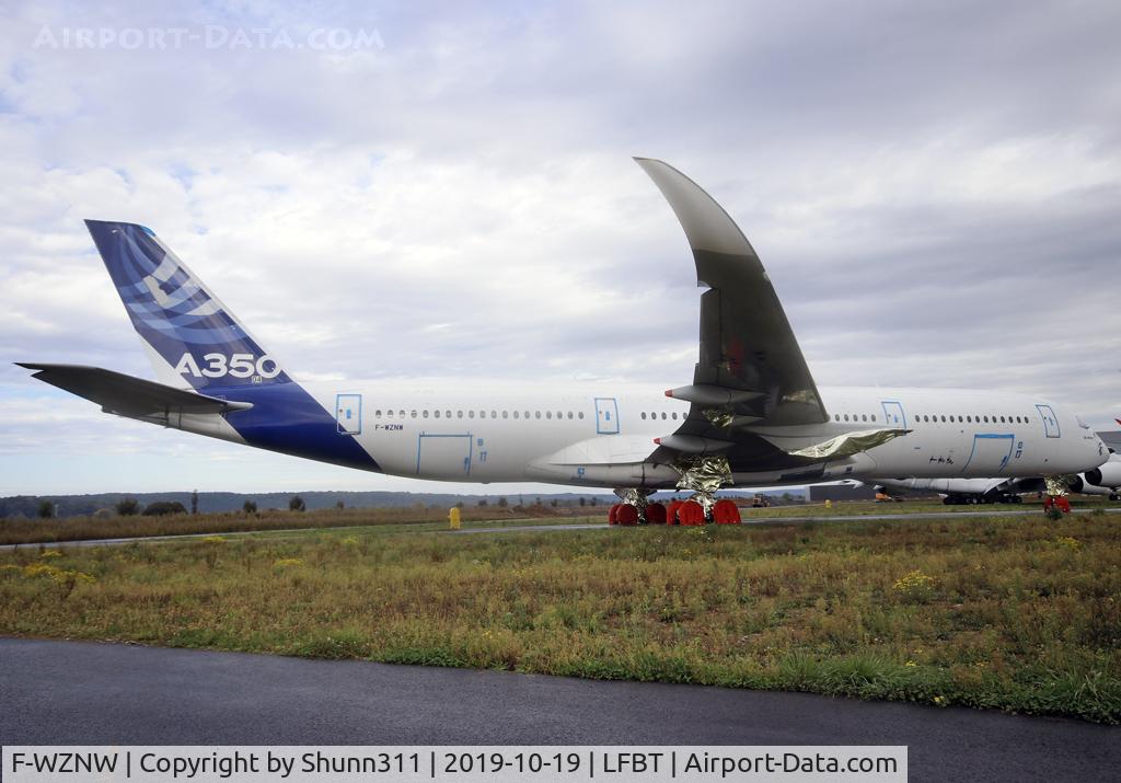 F-WZNW, 2013 Airbus A350-941 C/N 004, Stored @LDE without engines...