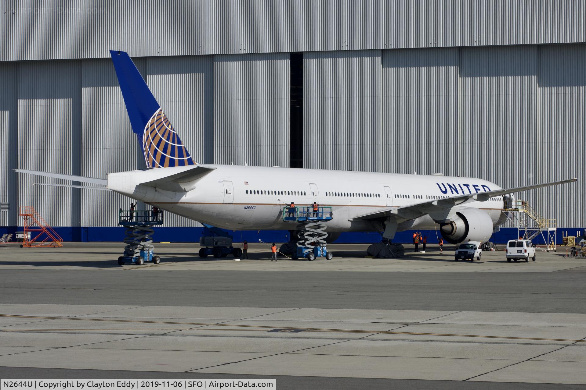N2644U, 2017 Boeing 777-300/ER C/N 63724, SFO 2019.
