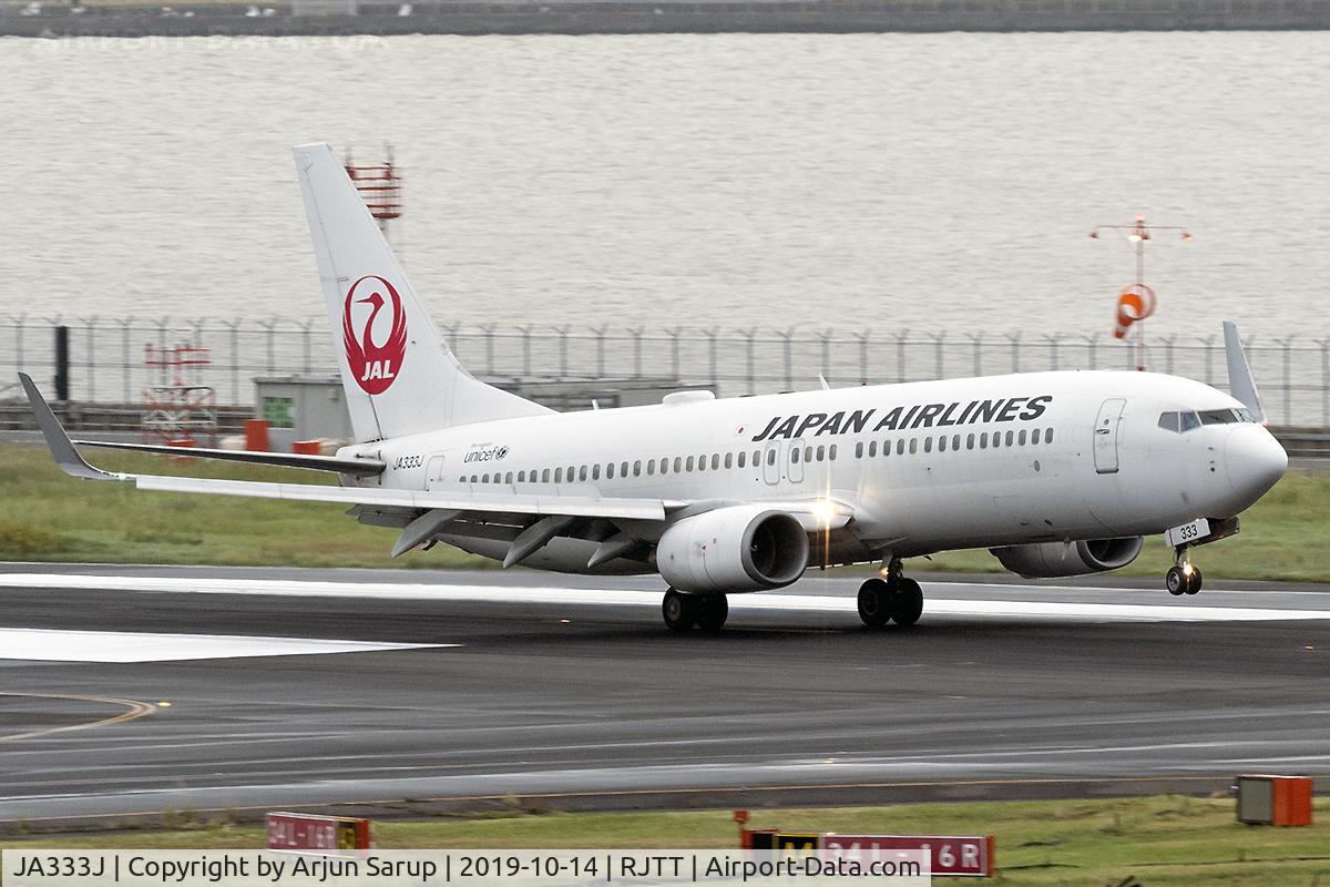 JA333J, 2010 Boeing 737-846 C/N 40348, Landing on Rwy 34L at Haneda on a wet day after Typhoon Hagibis as JL630 from Kumamoto.