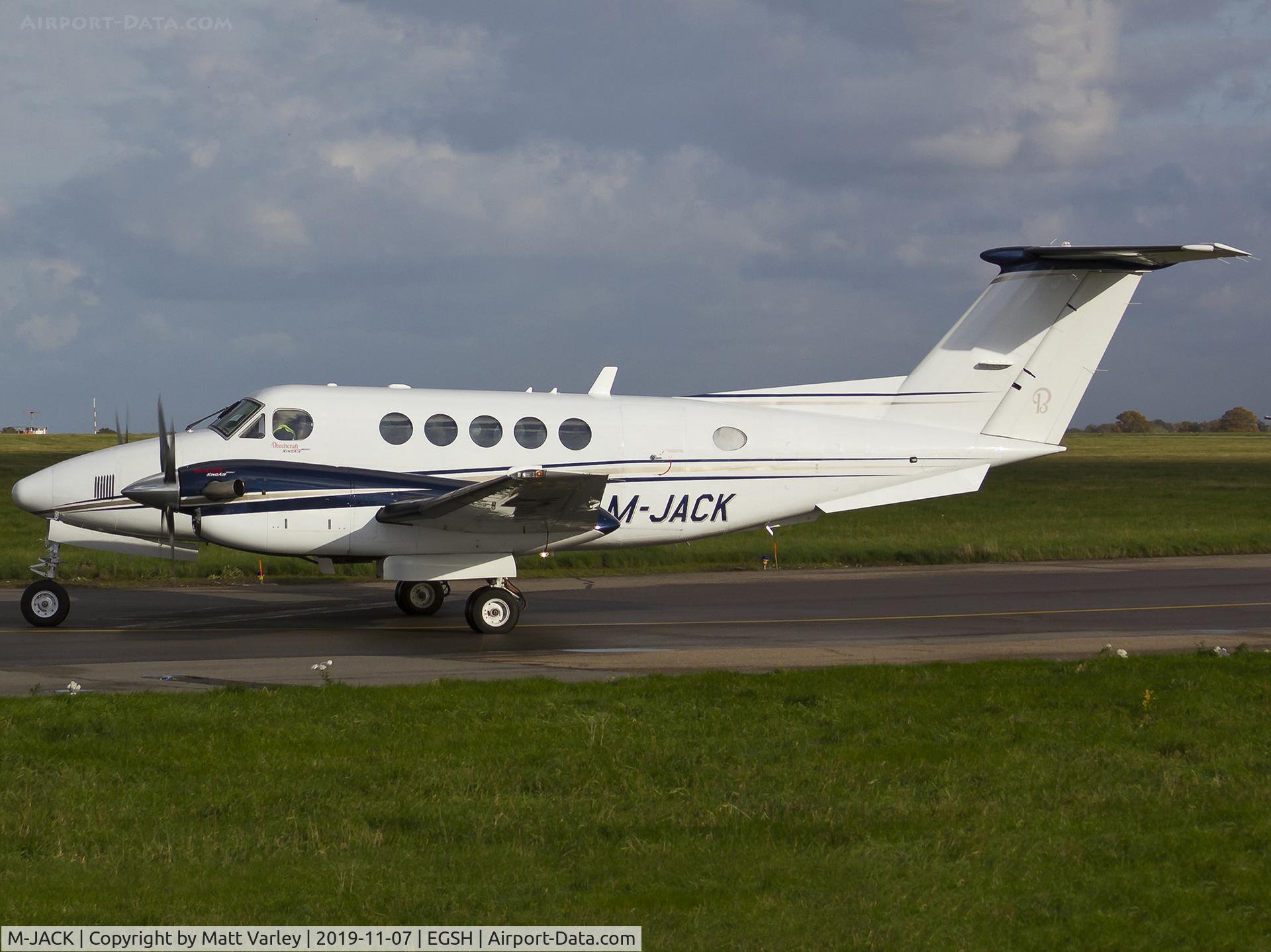 M-JACK, 2009 Hawker Beechcraft B200GT King Air C/N BY-94, Arriving ?????