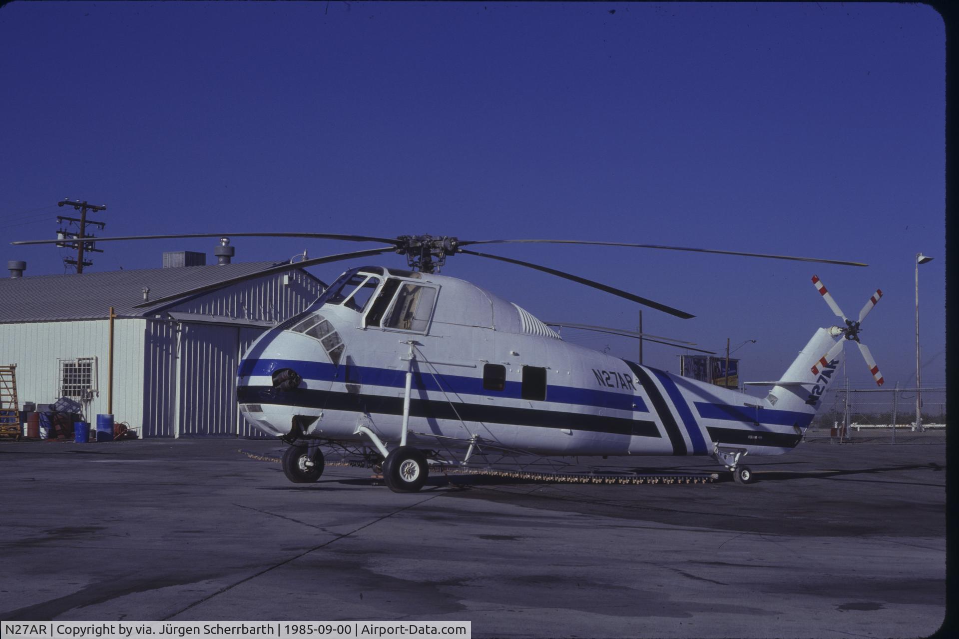 N27AR, 1957 Sikorsky S-58J C/N 56-4327, Noted with Spraying Equiment