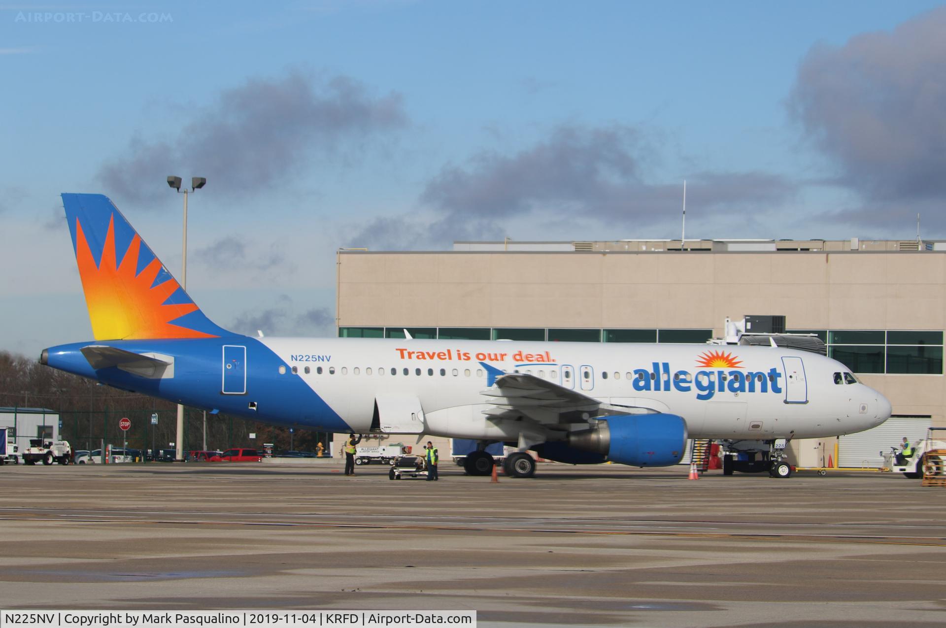 N225NV, 1997 Airbus A320-214 C/N 0706, Airbus A320-214