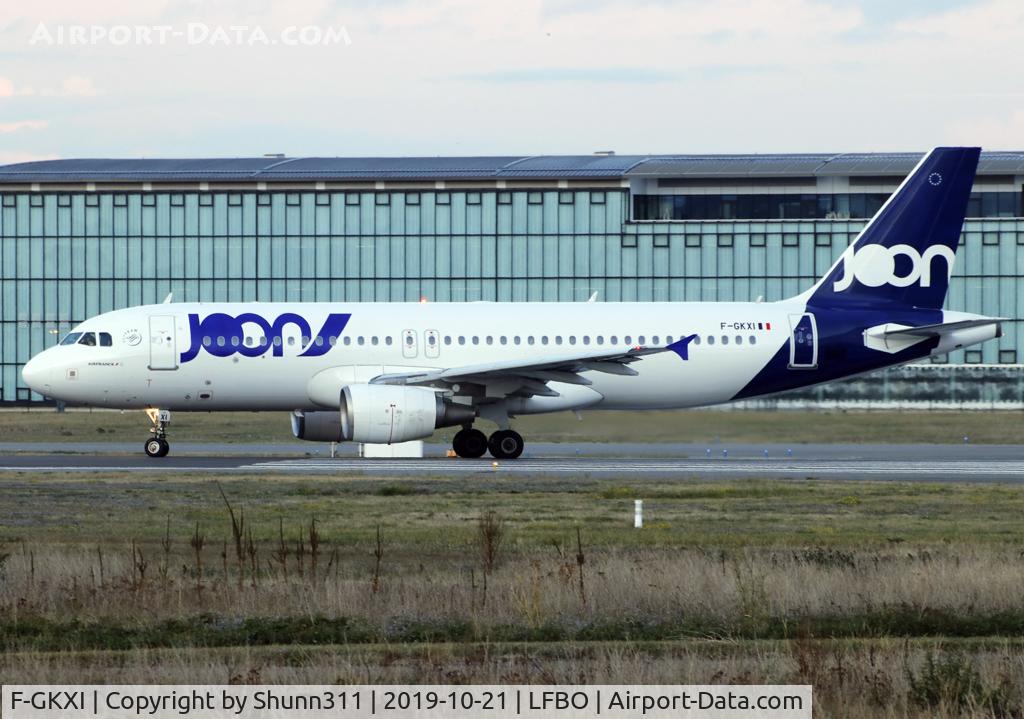 F-GKXI, 2003 Airbus A320-214 C/N 1949, Ready for departure rwy 32R