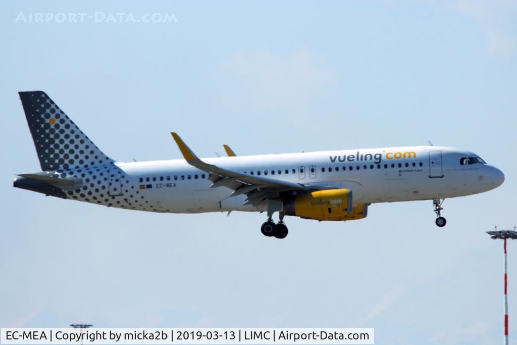 EC-MEA, 2014 Airbus A320-232 C/N 6400, Landing
