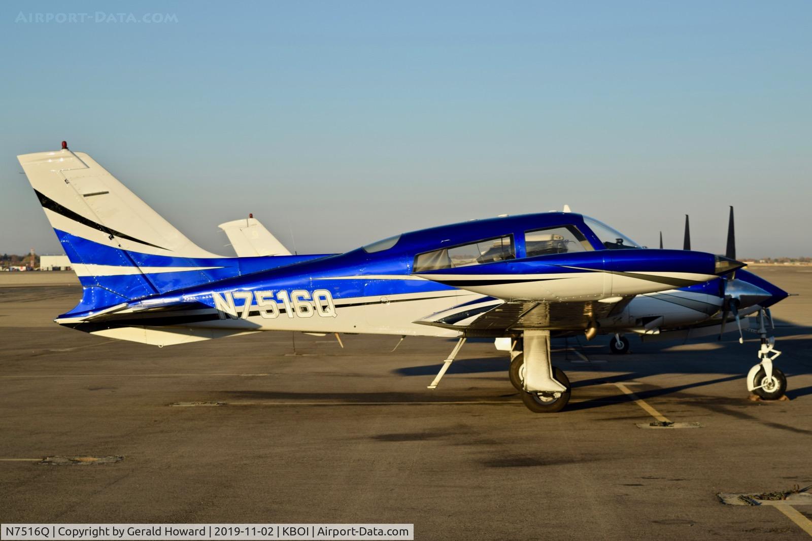 N7516Q, 1972 Cessna T310Q C/N 310Q0530, Parked on south GA ramp.