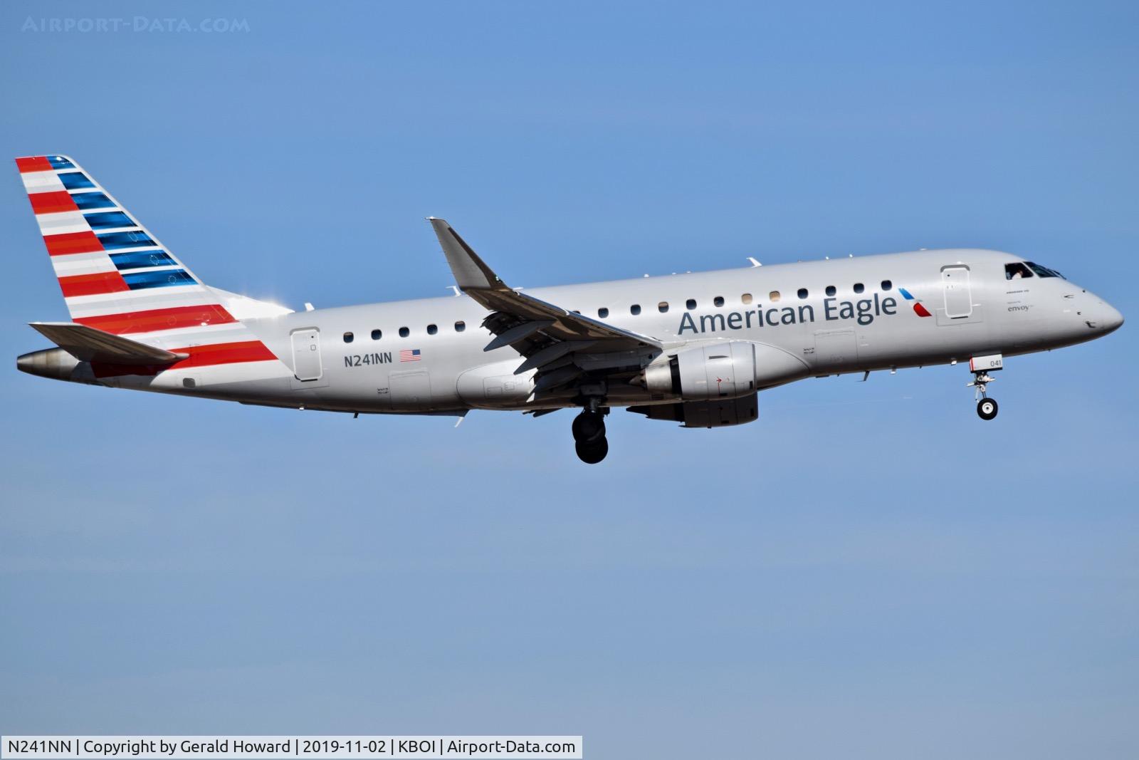 N241NN, 2016 Embraer 175LR (ERJ-170-200LR) C/N 17000595, Landing 10L.