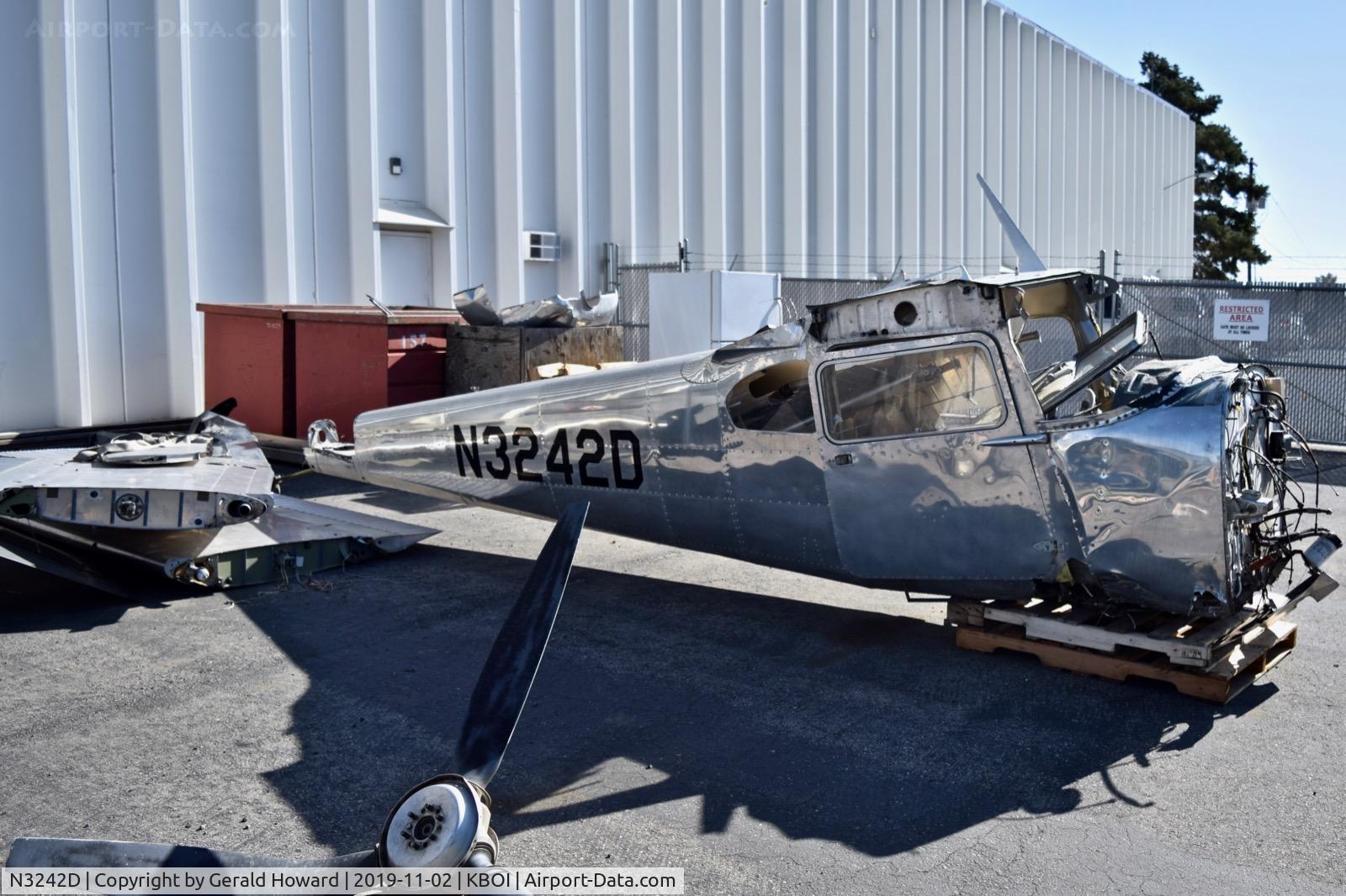 N3242D, 1955 Cessna 180 C/N 32040, Parked on south GA ramp.