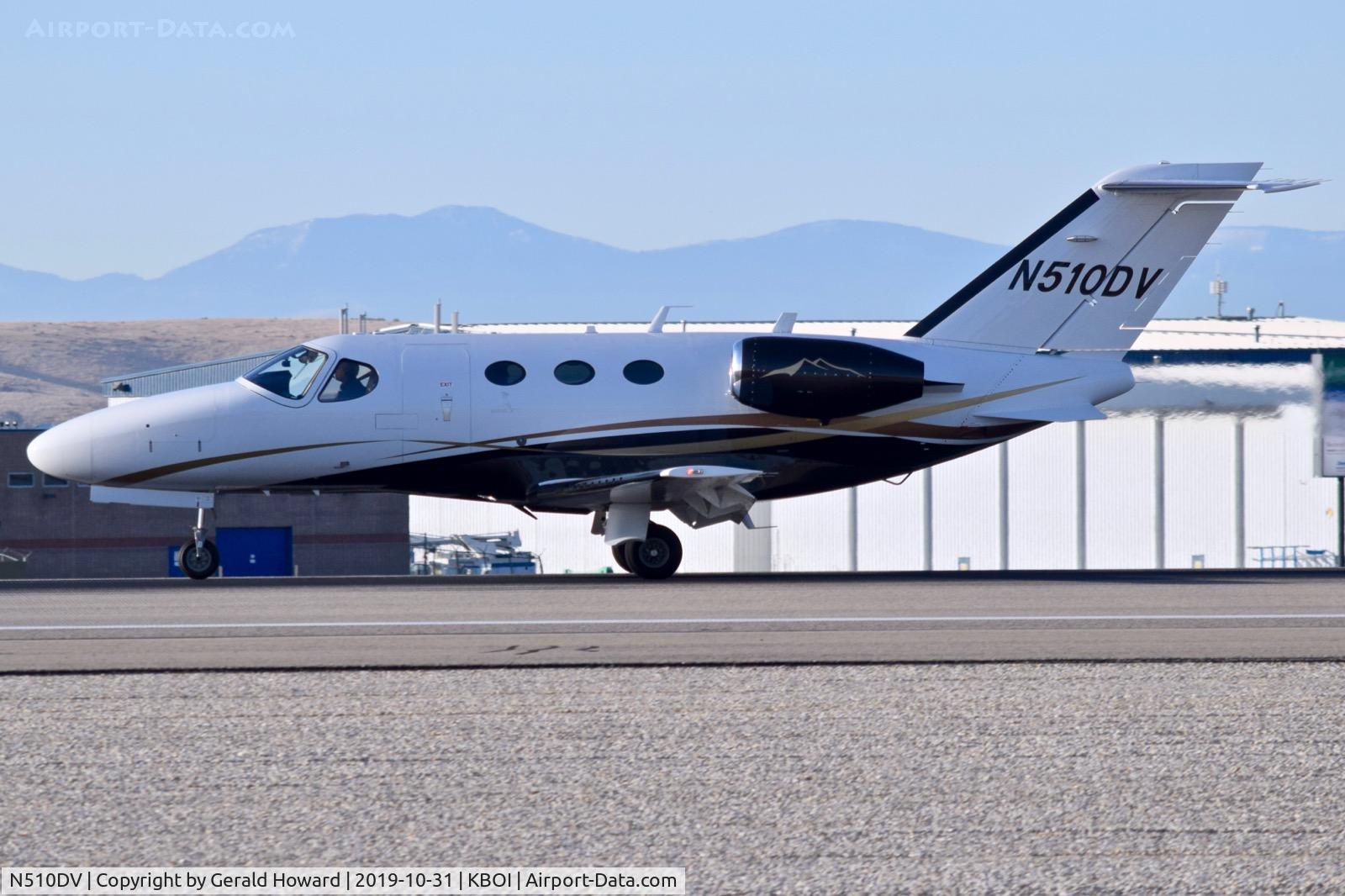 N510DV, 2015 Cessna 510 Citation Mustang C/N 510-0461, Take off run on 10L.
