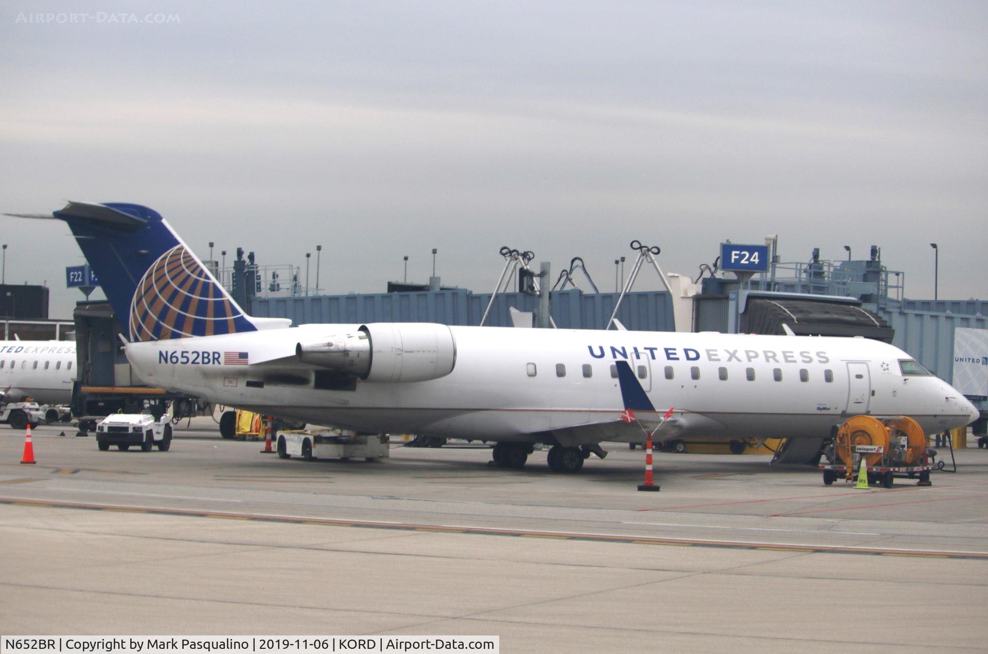 N652BR, 2000 Bombardier CRJ-200ER (CL-600-2B19) C/N 7429, CL-600-2B19