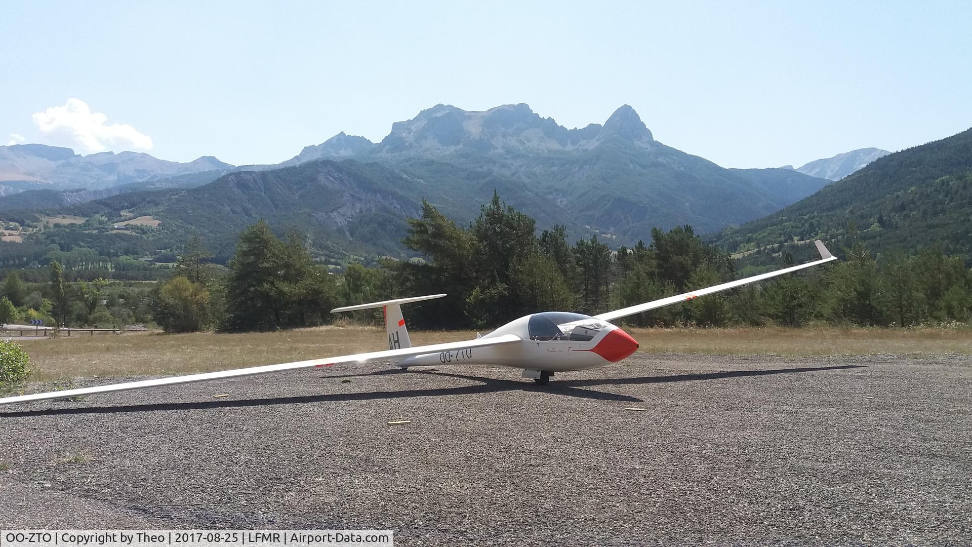 OO-ZTO, 1987 Schempp-Hirth Ventus cT C/N 102/323, with wingtips
