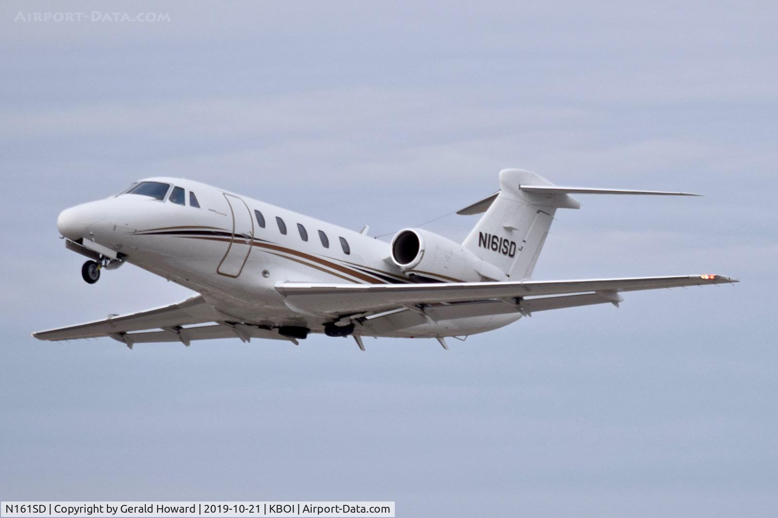N161SD, 1996 Cessna 650 Citation VII C/N 650-7066, Take off from 10L.