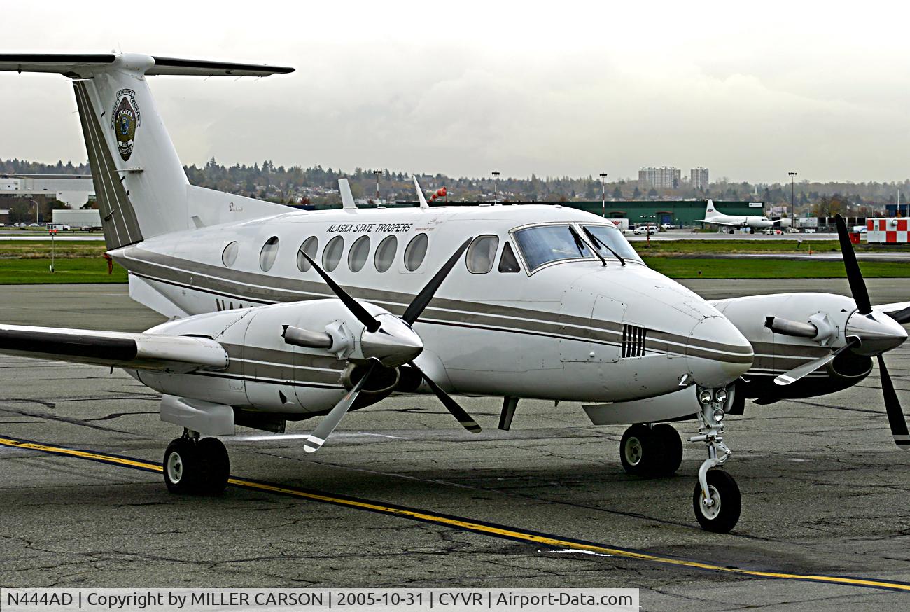 N444AD, 1980 Beech 200 C/N BB-733, VERY SHORT STOP AT CYVR (VANCOUVER B.C.). TAXI IN, 5 MINS. IN MUNI. TERM. AND AWAY WE GO AGAIN. MOTO ON TAIL LOYALTY , INTEGRITY, COURAGE.