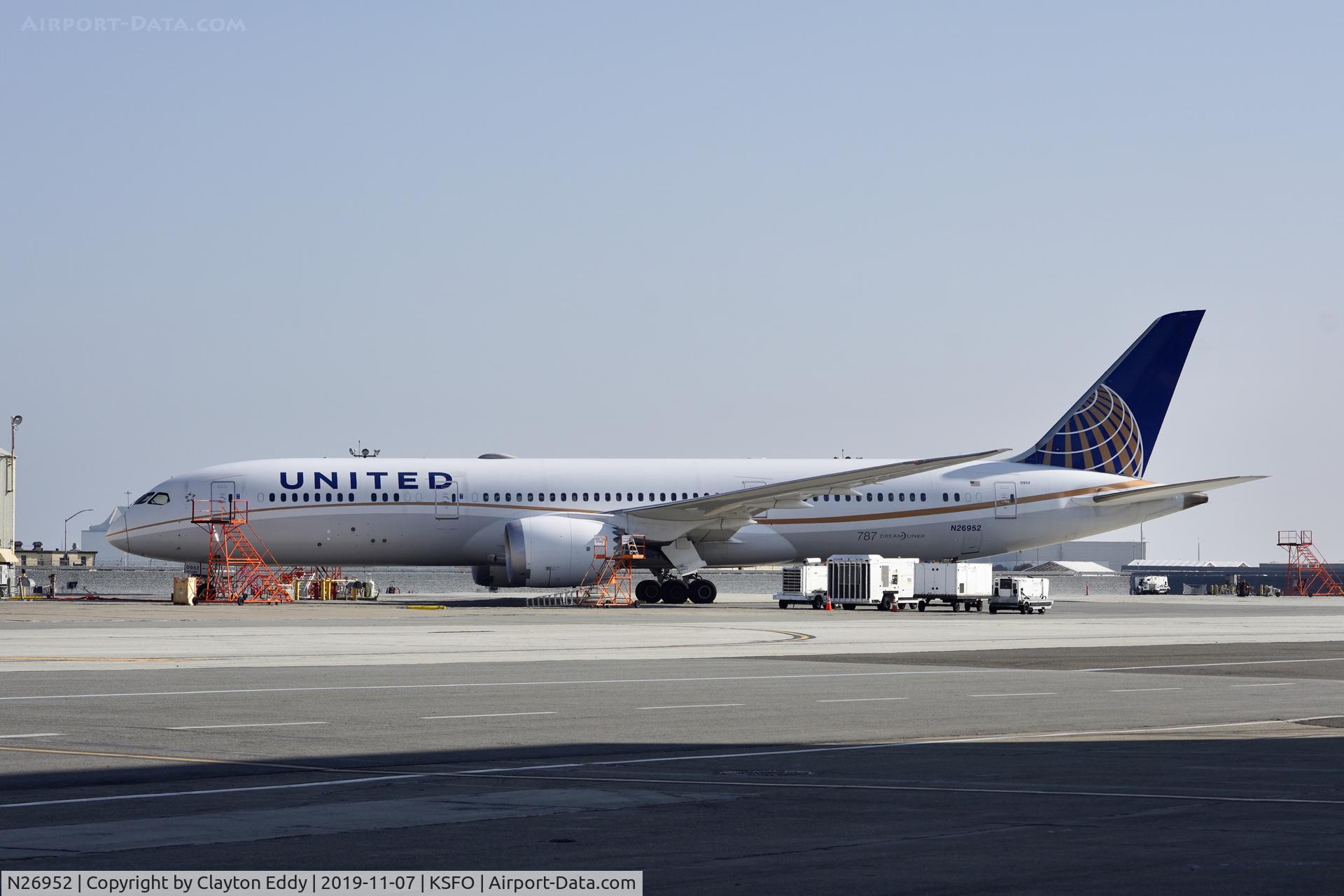 N26952, 2014 Boeing 787-9 Dreamliner C/N 36403, SFO 2019.