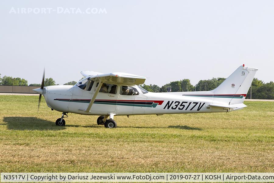 N3517V, 2001 Cessna 172R C/N 17281082, Cessna 172R Skyhawk  C/N 17281082, N3517V