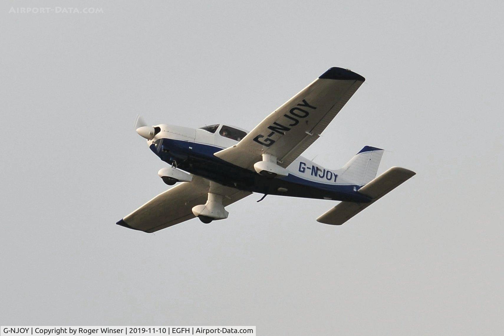 G-NJOY, 1982 Piper PA-28-181 Archer II C/N 28-8290049, Visiting Archer II departing Runway 22.