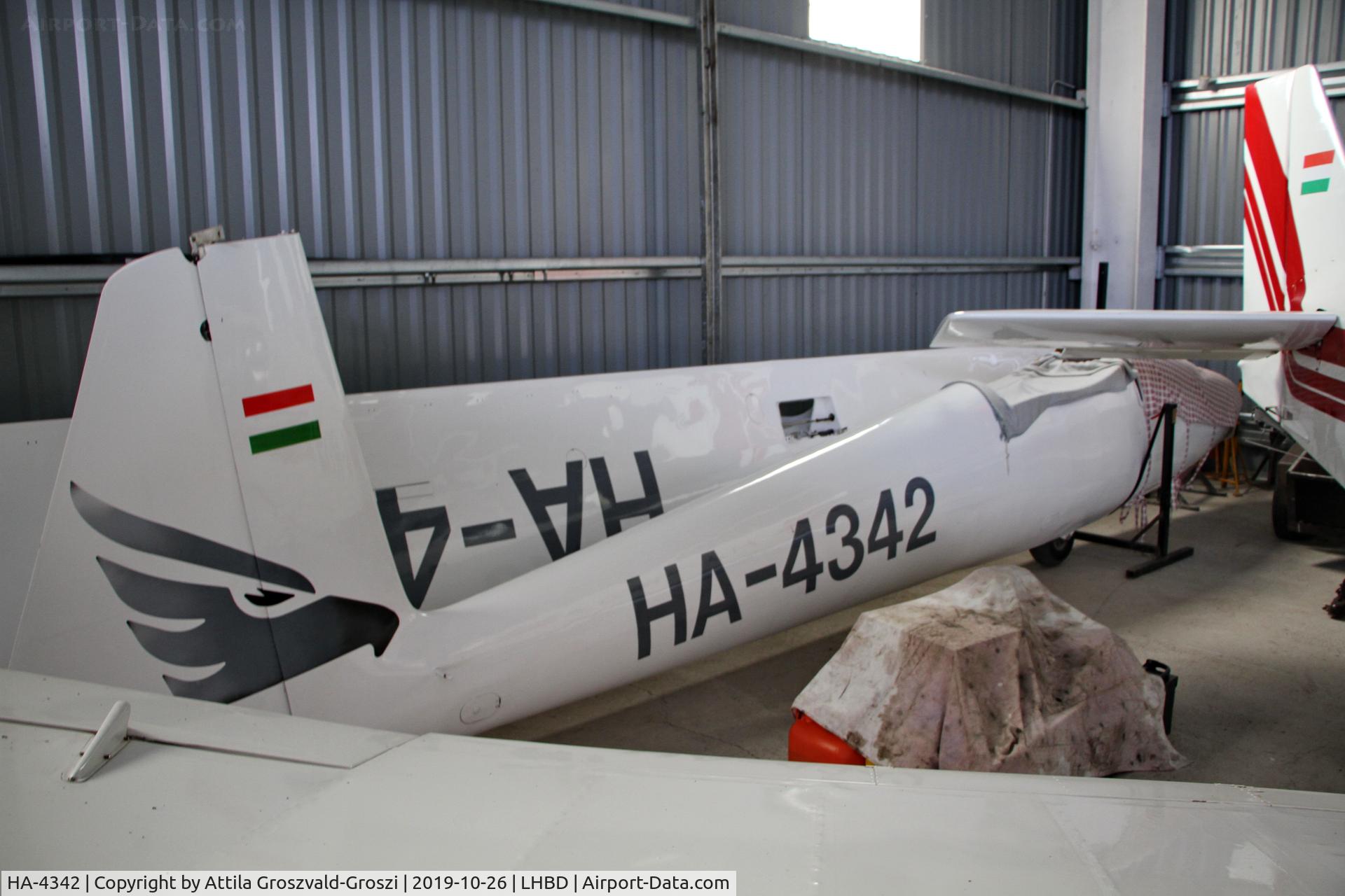 HA-4342, 1975 PZL-Bielsko SZD-30 Pirat C/N S-05.42, LHBD - Börgönd Airport, Hungary