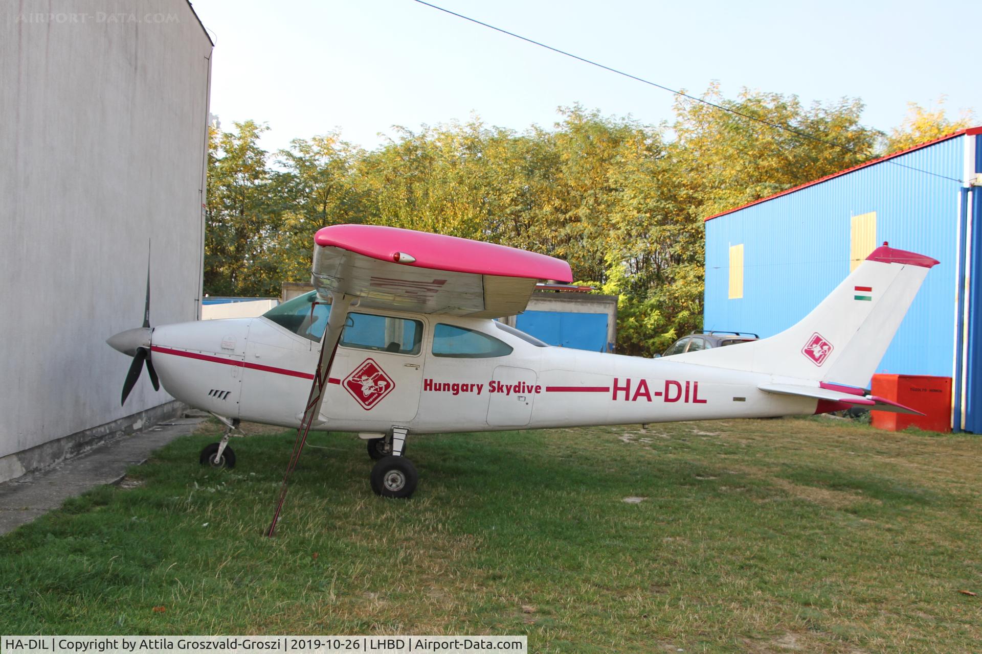 HA-DIL, 1971 Cessna 182N Skylane C/N 18260568, LHBD - Börgönd Airport, Hungary