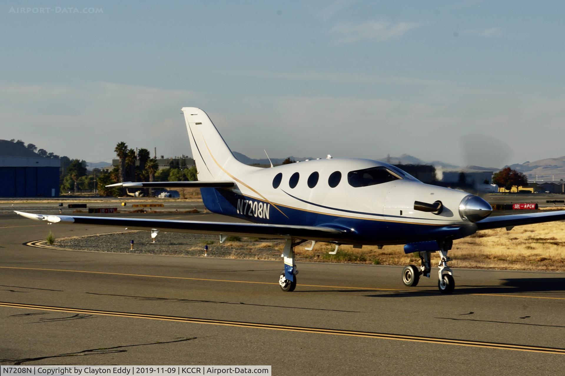 N7208N, 2007 AIR LT Dynasty C/N 202, Buchanan Field Concord Airport California 2019.