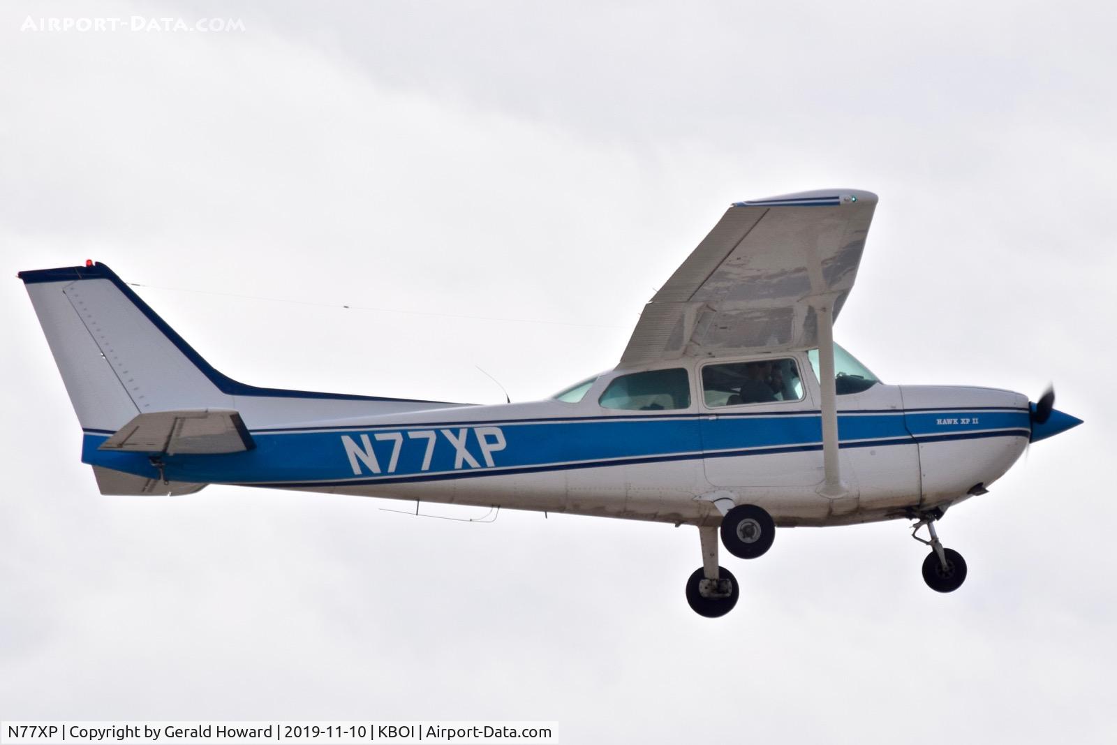 N77XP, 1976 Cessna R172K Hawk XP C/N R1722010, Take off from 28R.