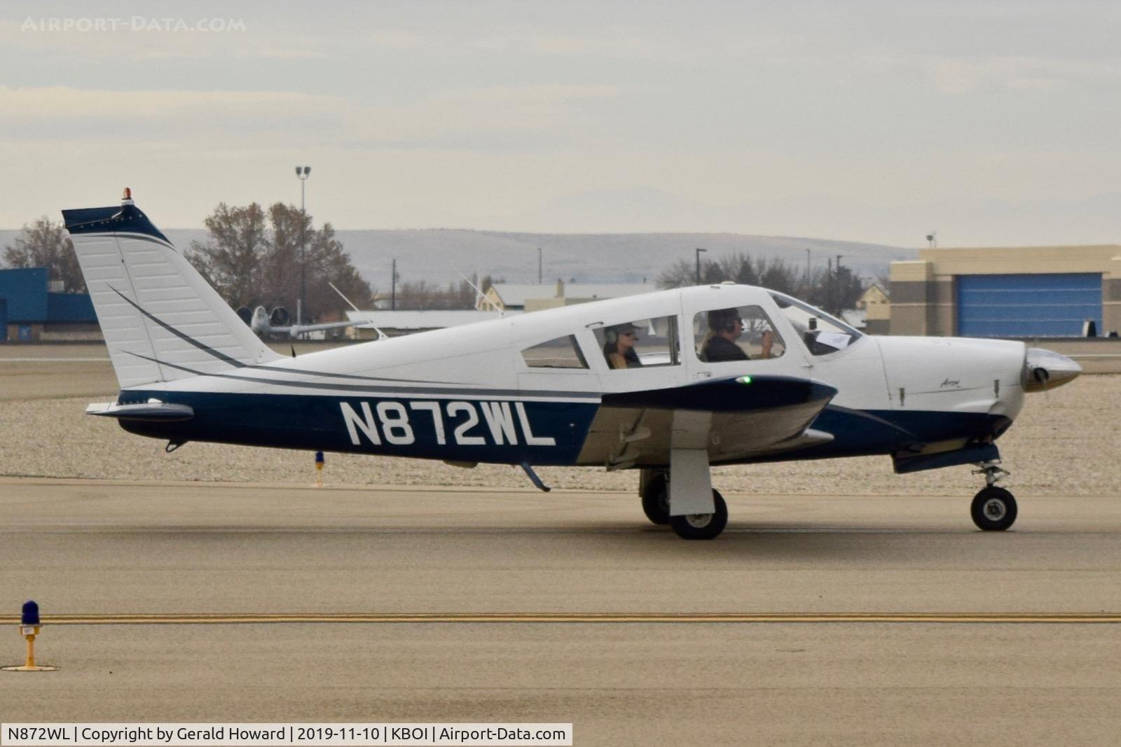 N872WL, 1971 Piper PA-28R-200 C/N 28R-7135123, Taxiing on Alpha.
