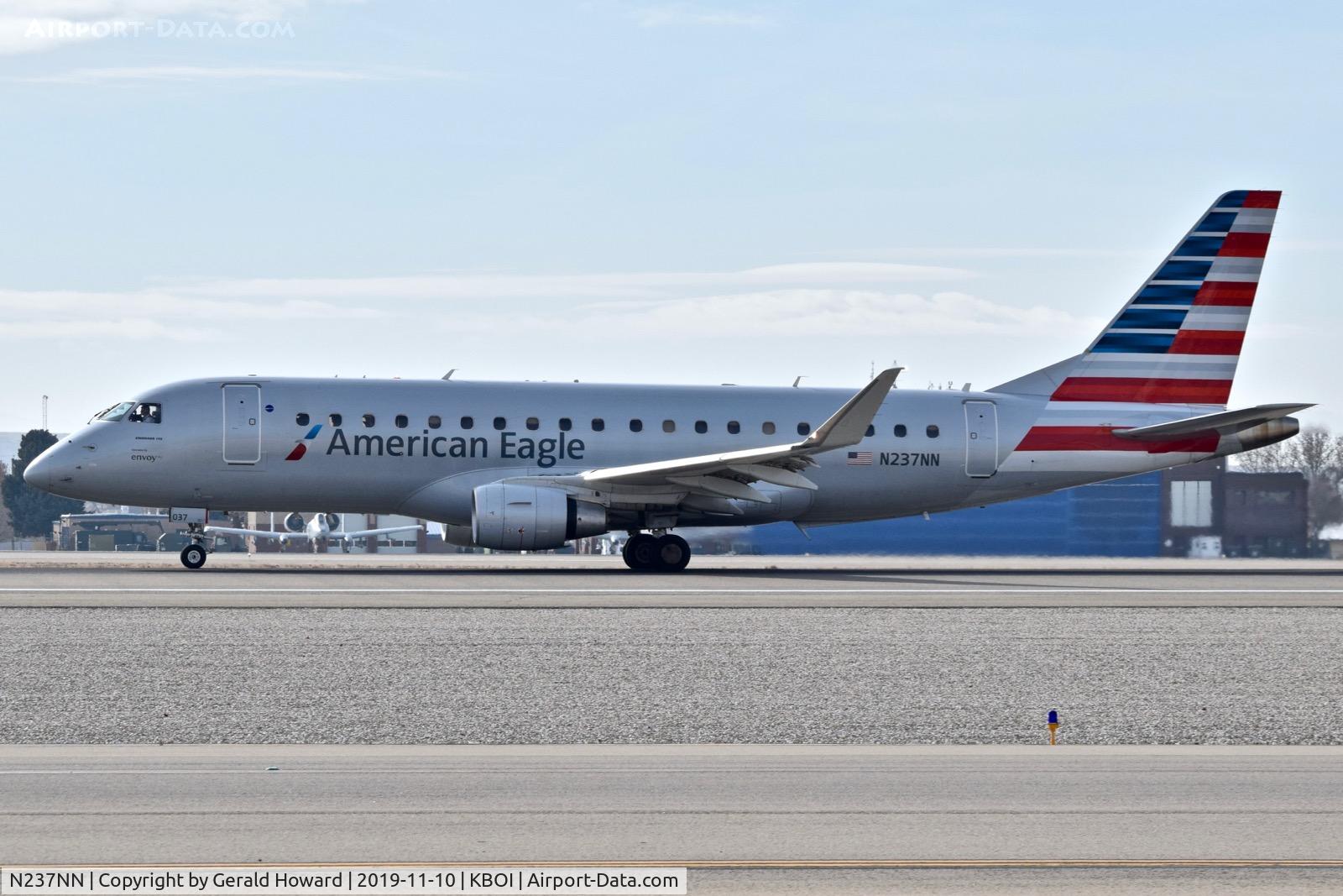 N237NN, 2016 Embraer 175LR (ERJ-170-200LR) C/N 17000575, Take off run on 10L.